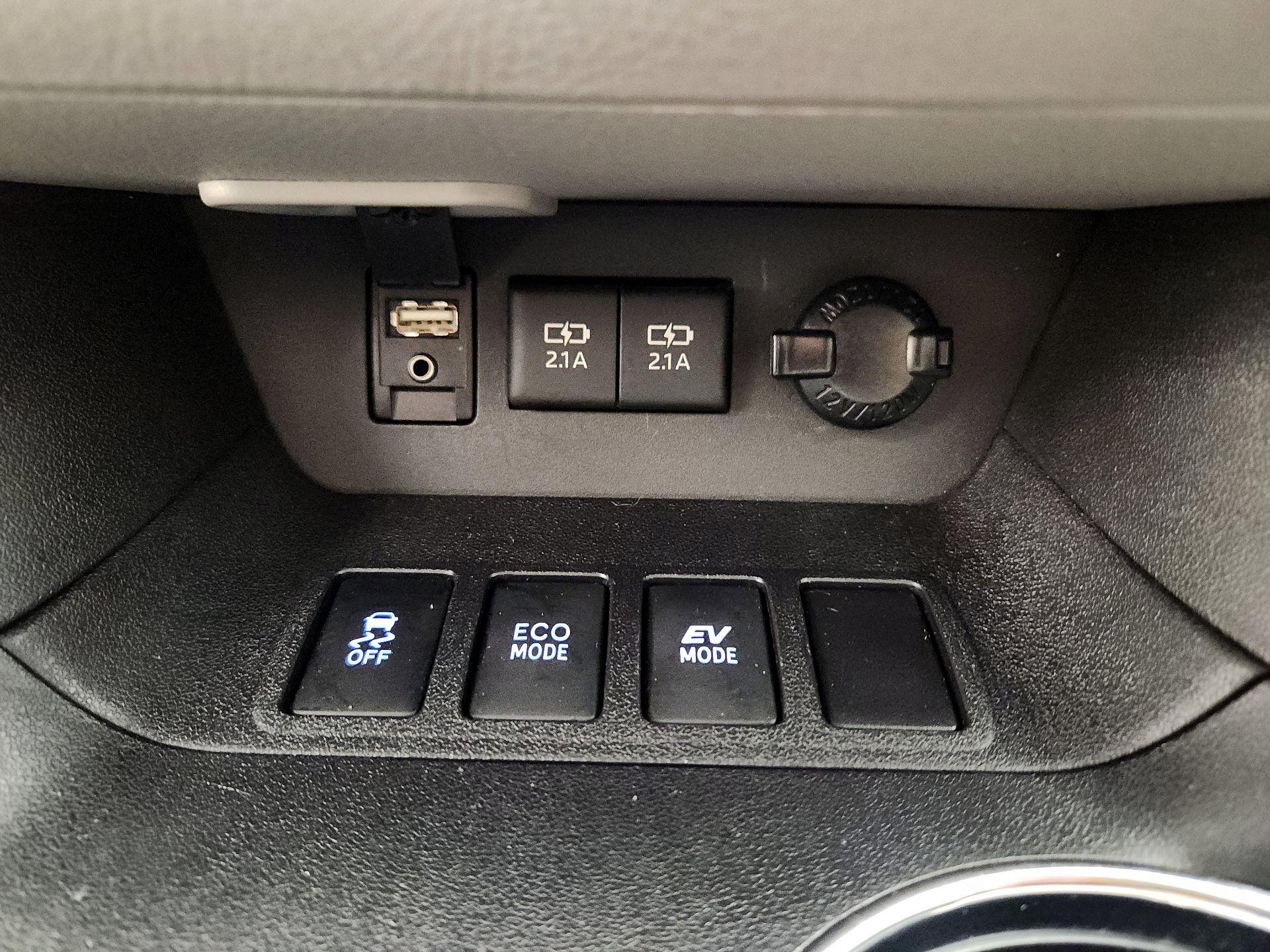 Thumbnail: 2018 Toyota Highlander - 18