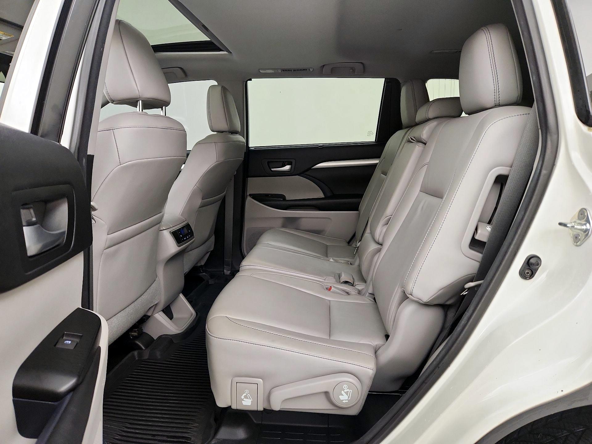 Thumbnail: 2018 Toyota Highlander - 20
