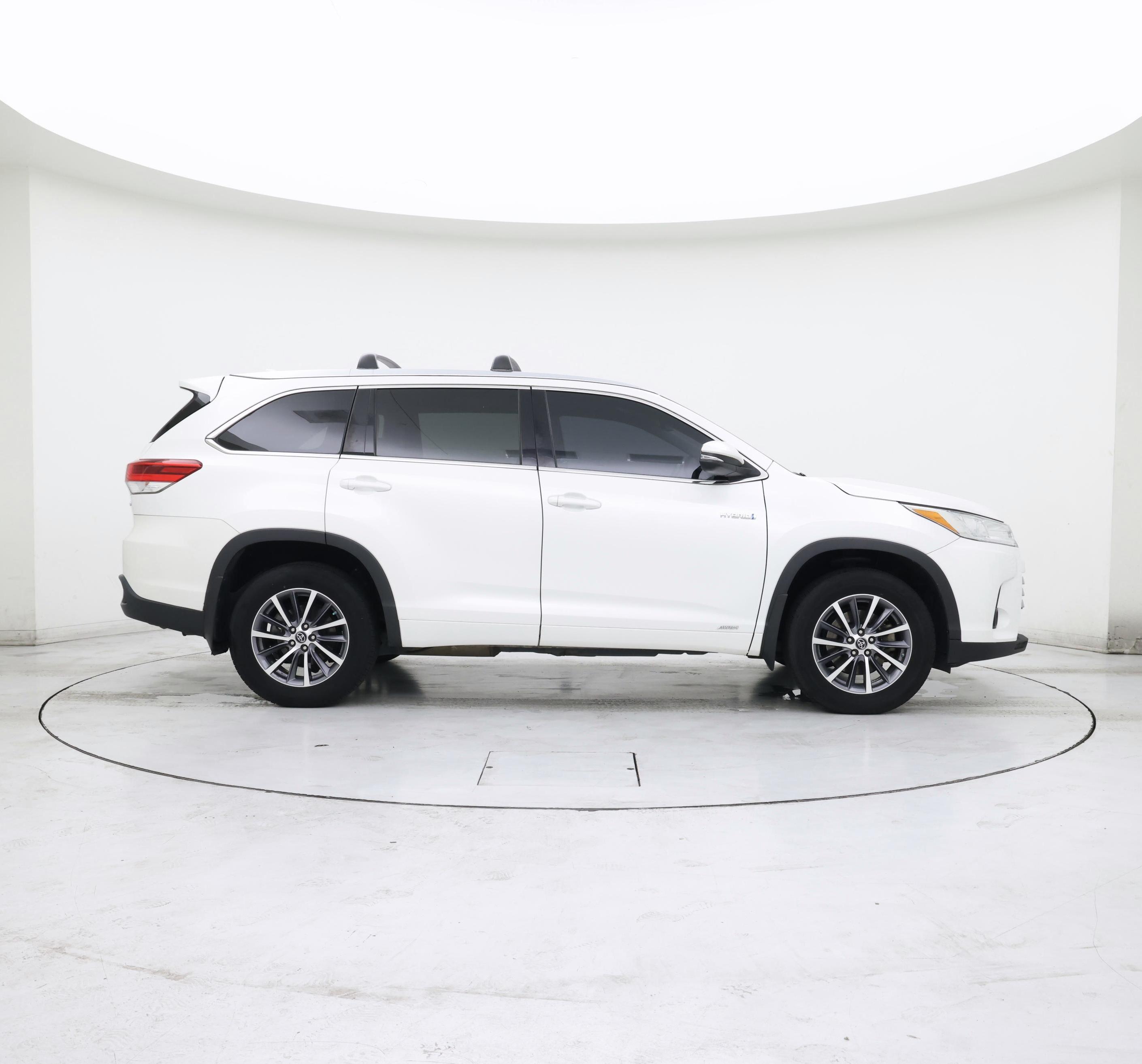 Thumbnail: 2018 Toyota Highlander - 7