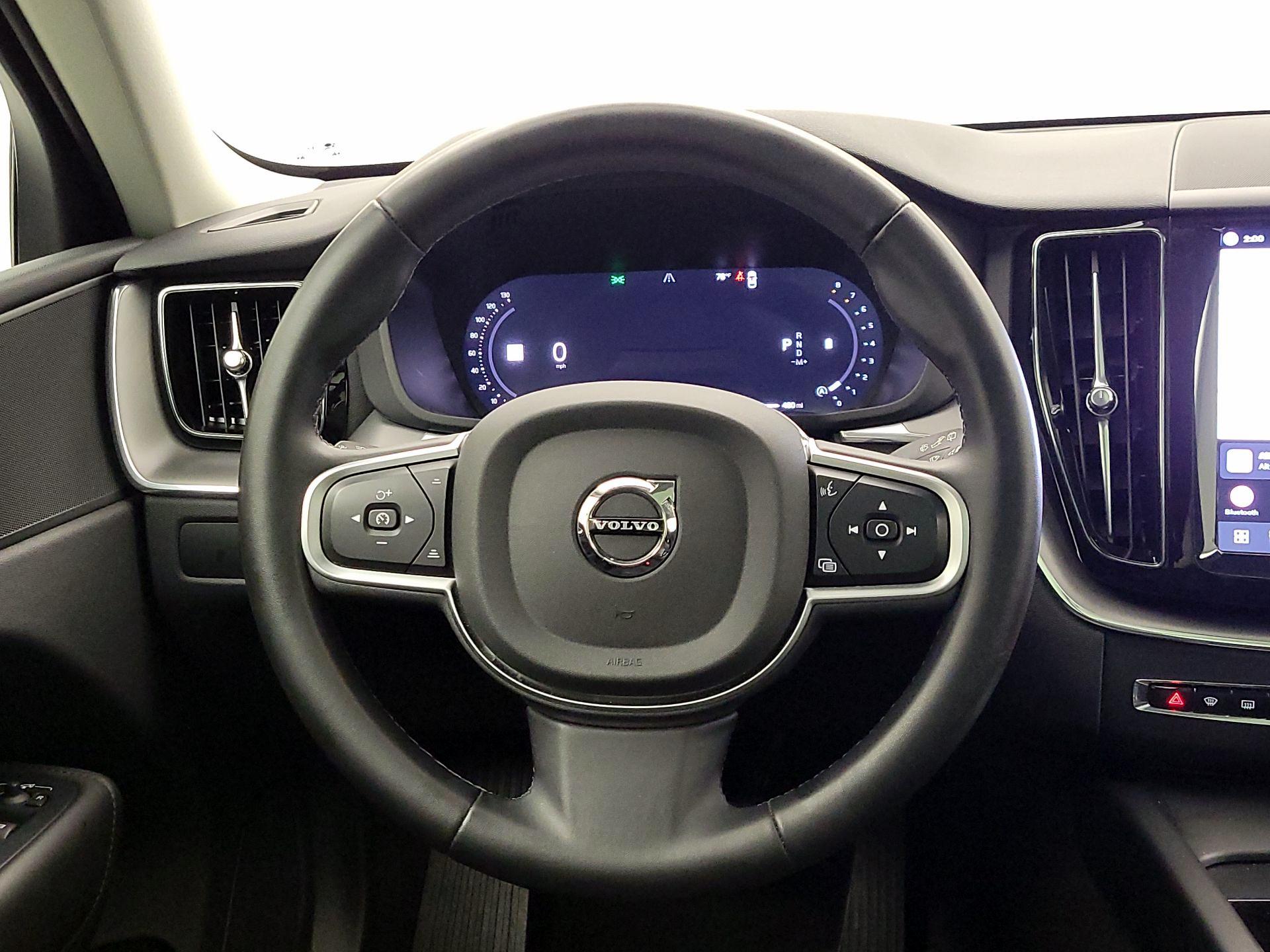Thumbnail: 2025 Volvo XC60 - 10