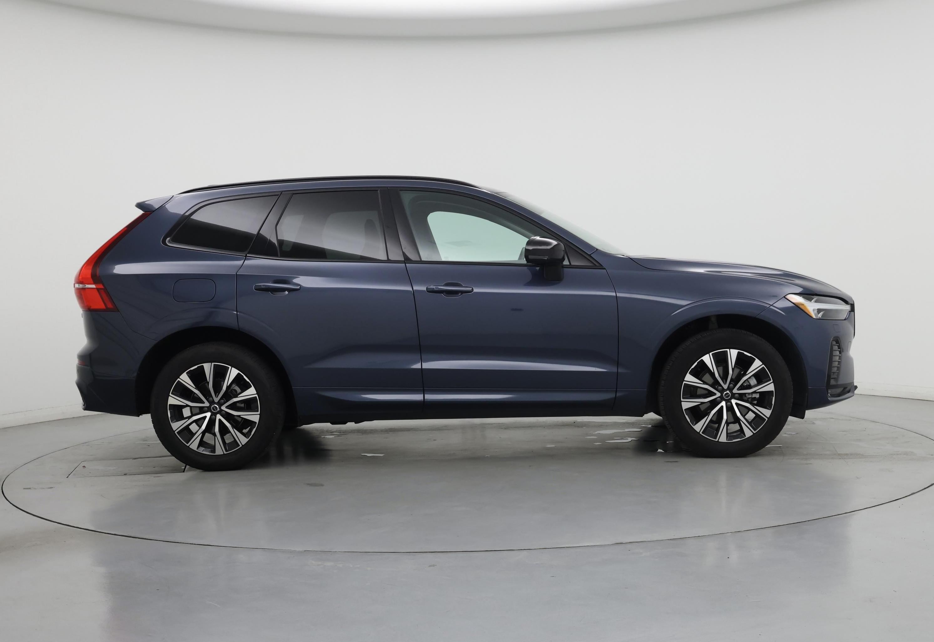 Thumbnail: 2025 Volvo XC60 - 7