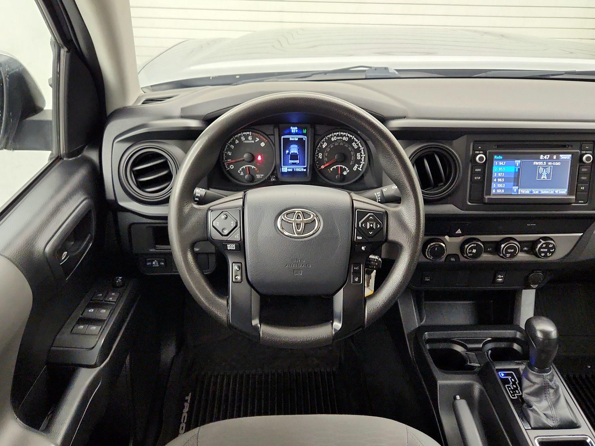 Thumbnail: 2019 Toyota Tacoma - 10