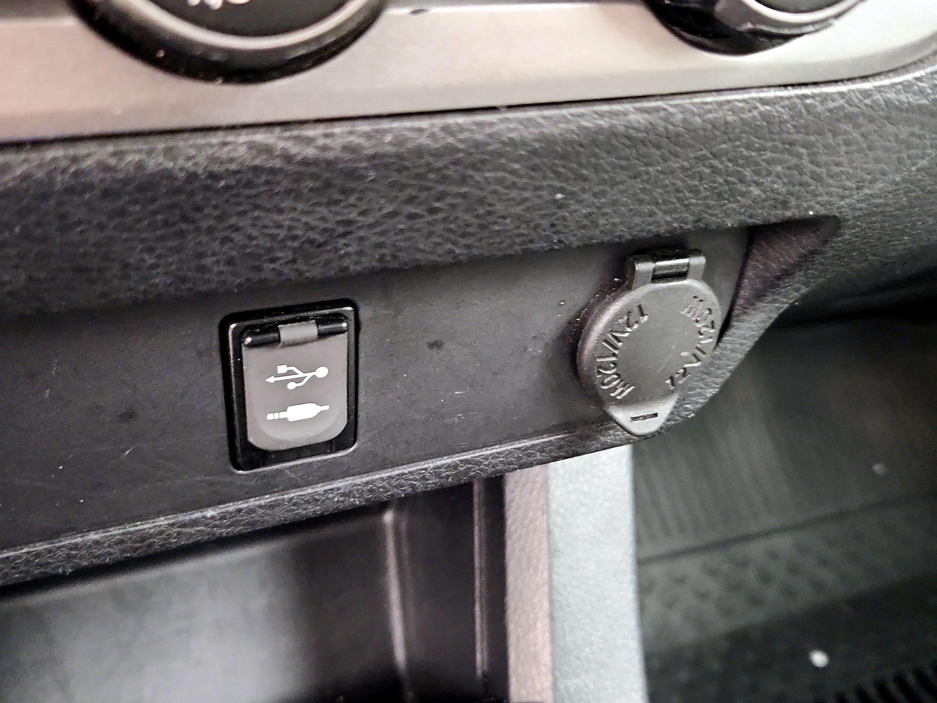 Thumbnail: 2019 Toyota Tacoma - 18