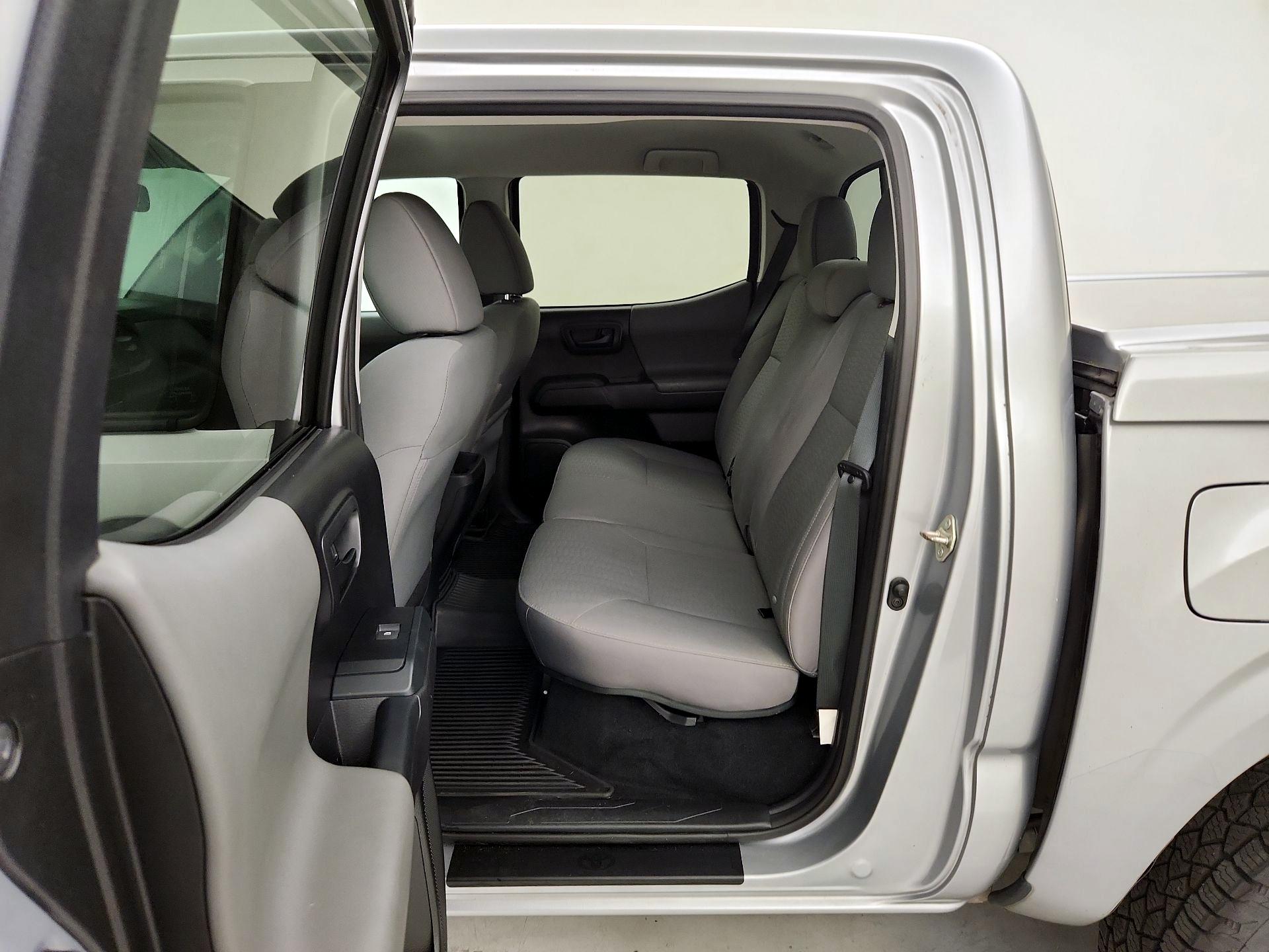Thumbnail: 2019 Toyota Tacoma - 19