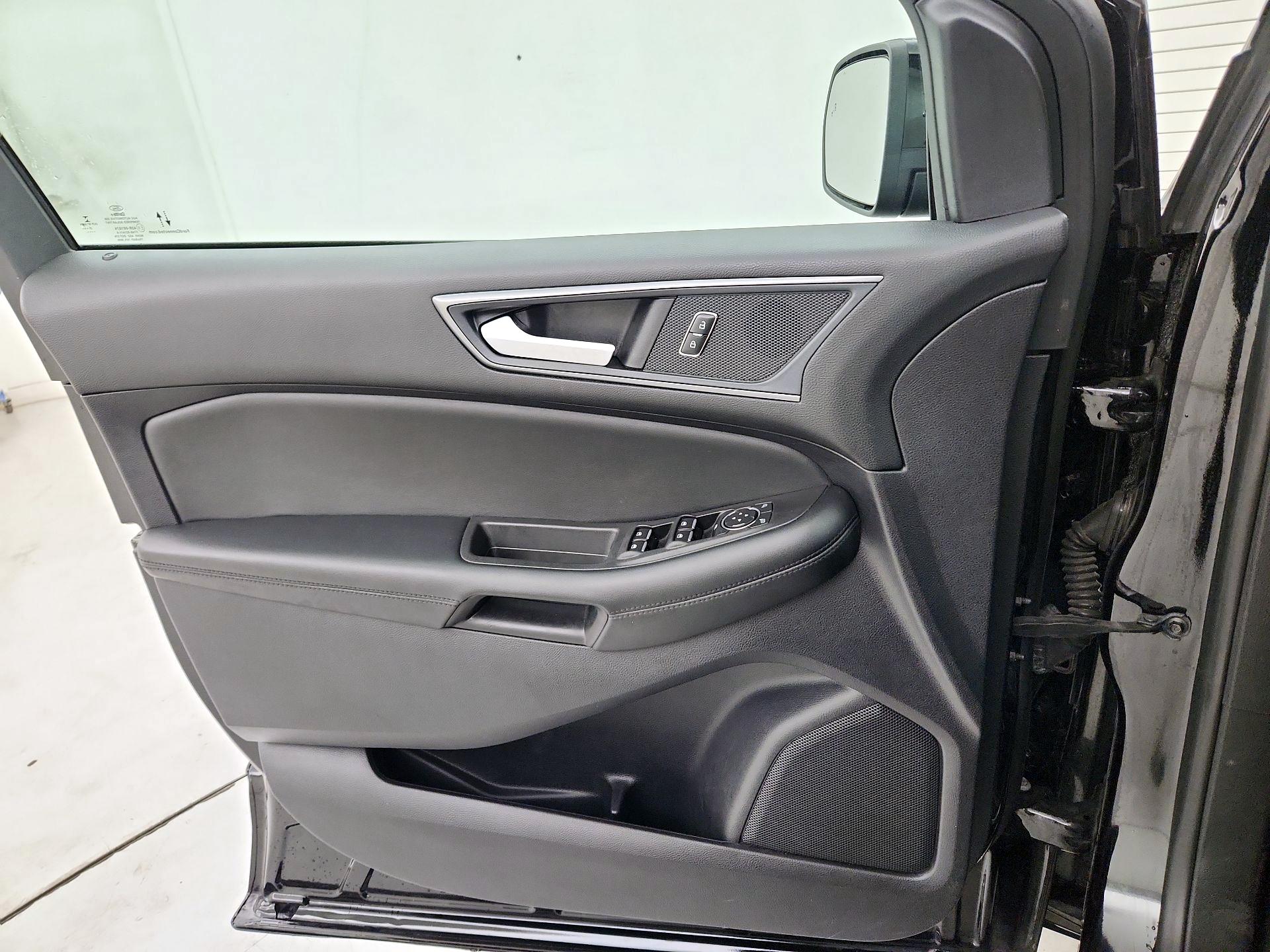 Thumbnail: 2022 Ford Edge - 12