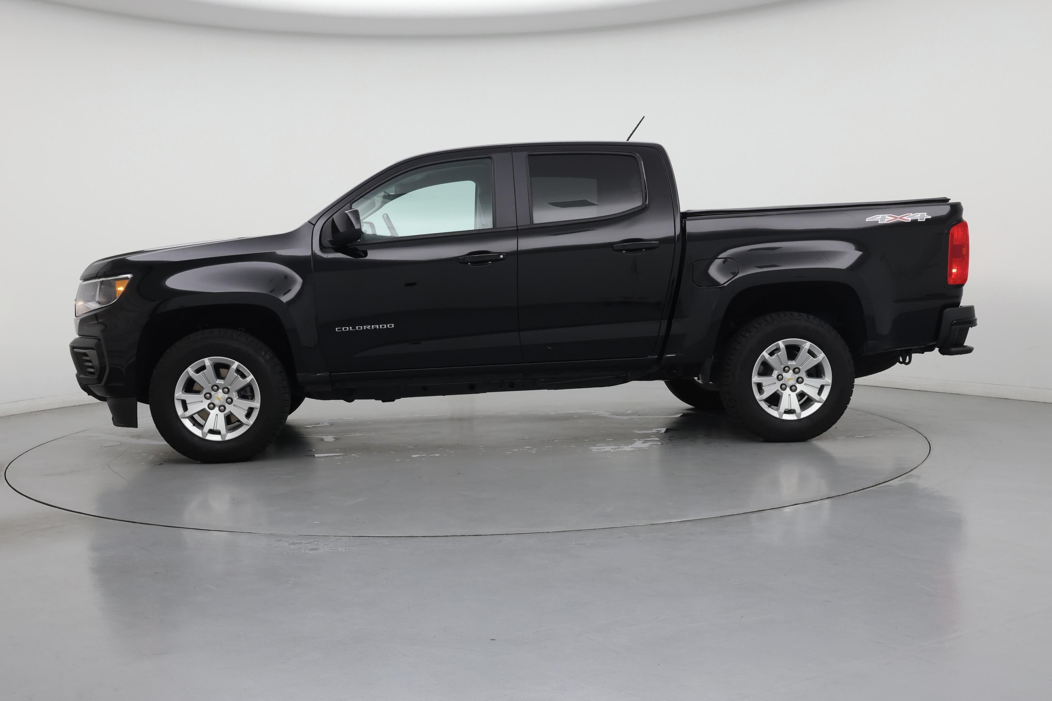 Thumbnail: 2021 Chevrolet Colorado - 3