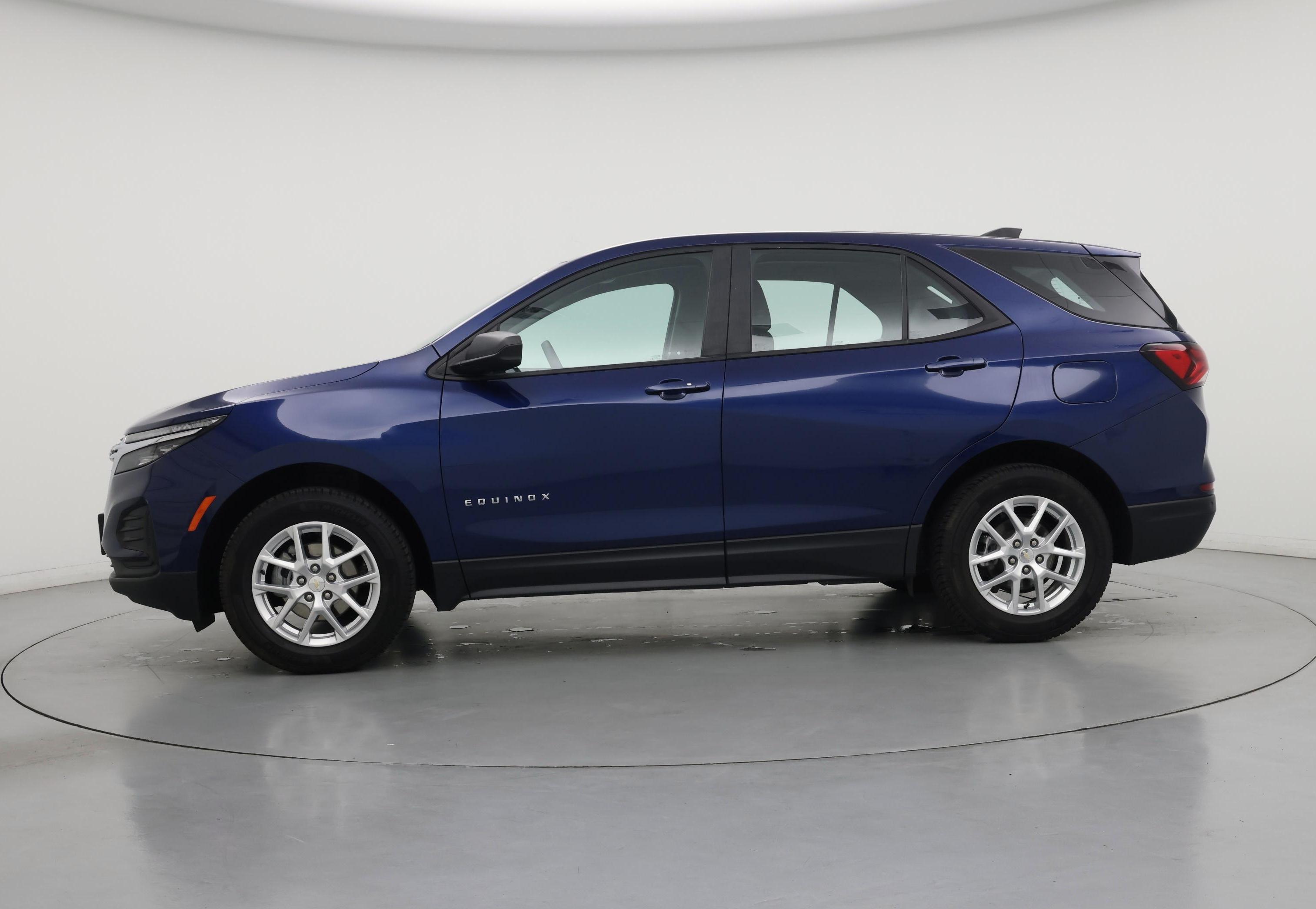 Thumbnail: 2022 Chevrolet Equinox - 3