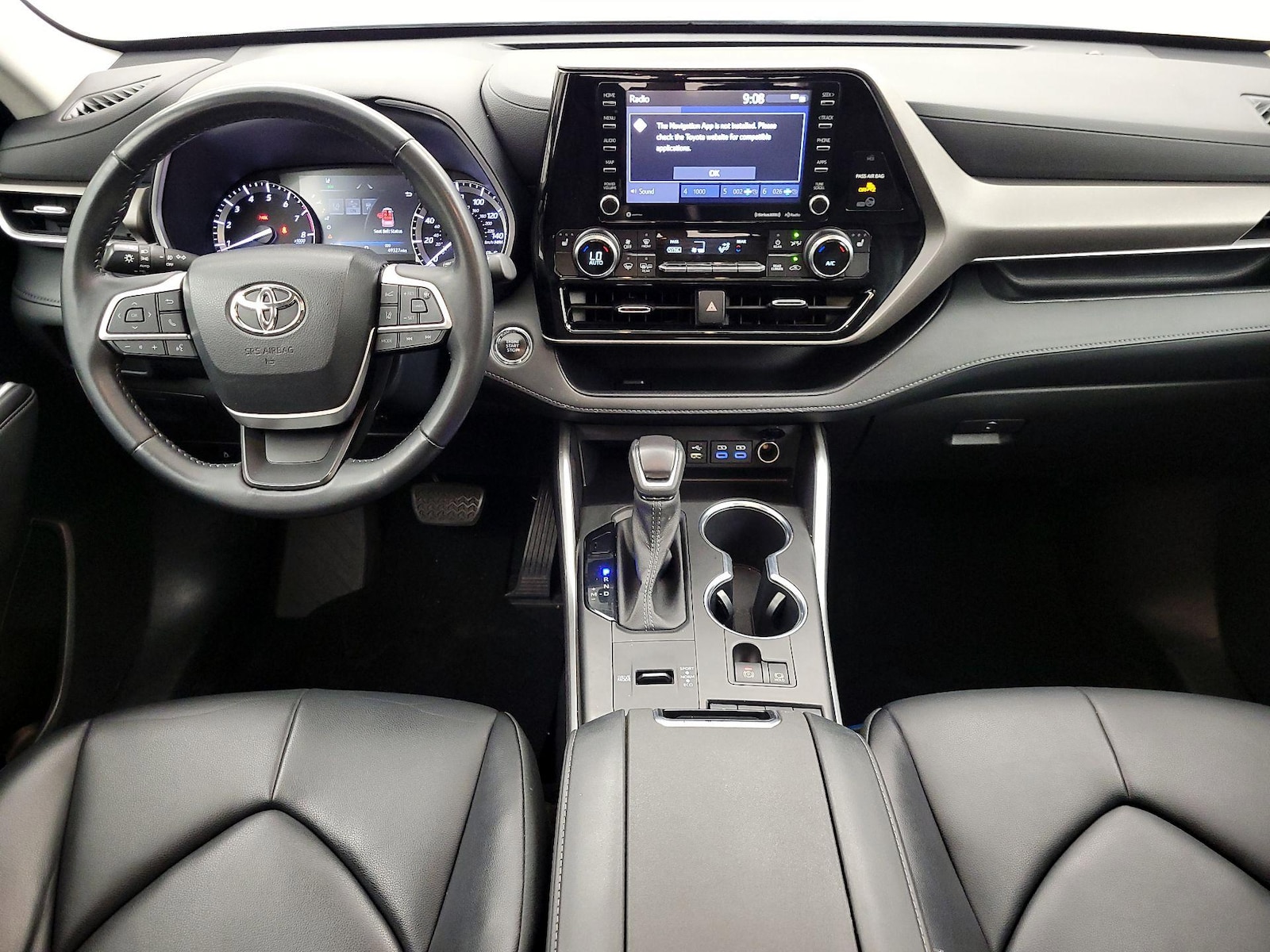 2022 Toyota Highlander XLE - Photo 10