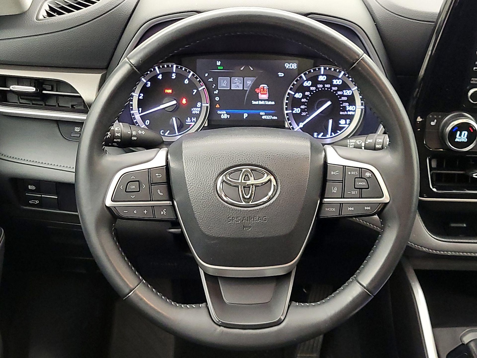 2022 Toyota Highlander XLE - Photo 11