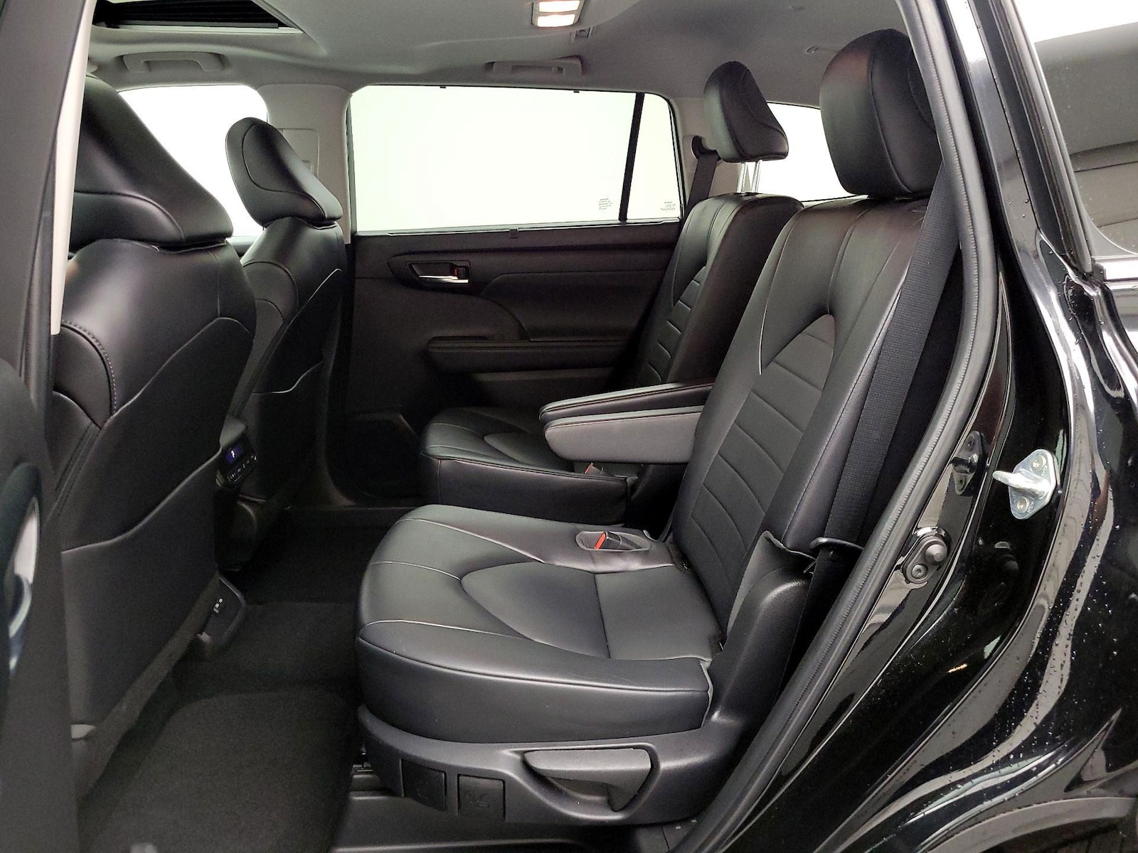 2022 Toyota Highlander XLE - Photo 22