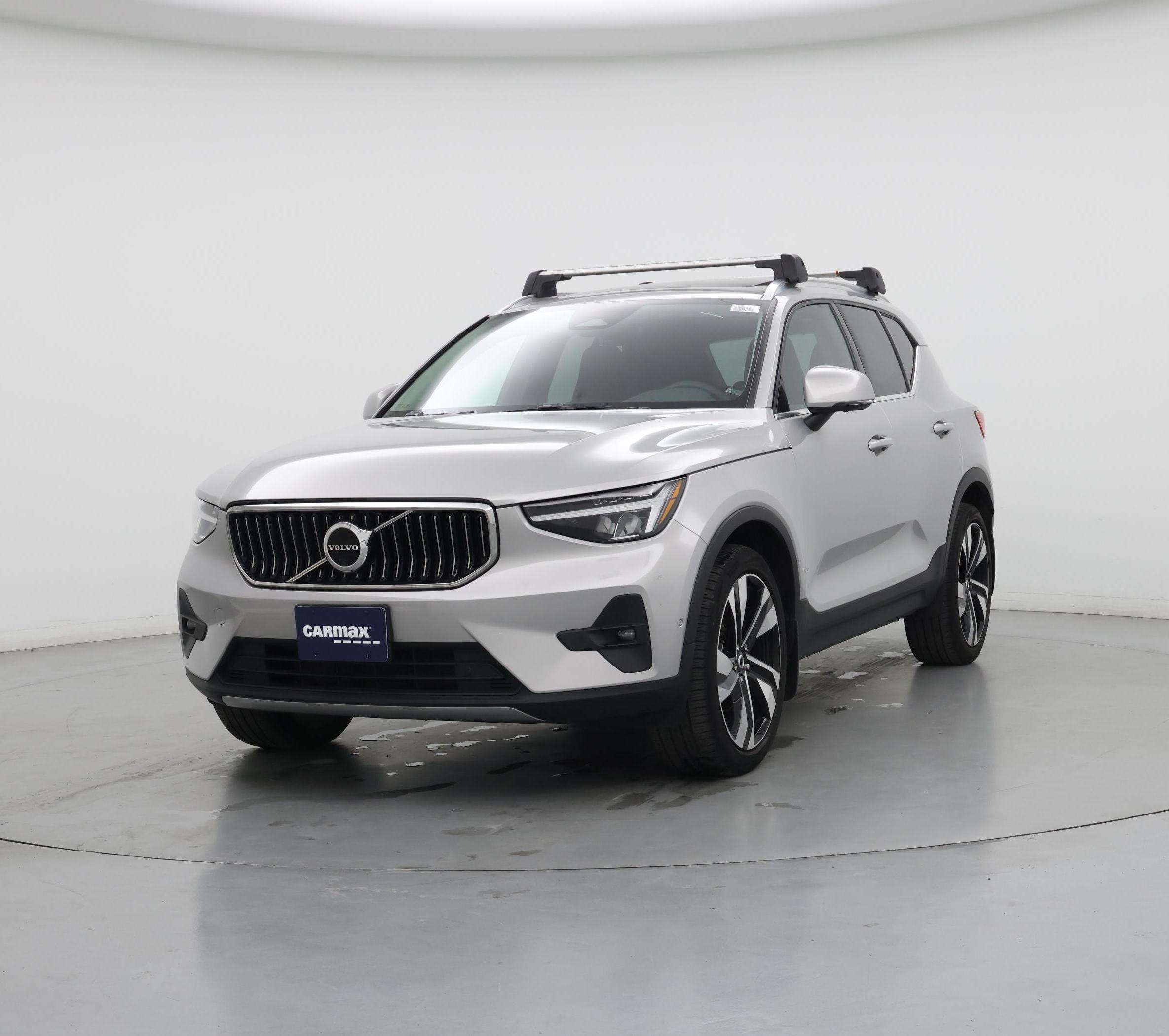 Thumbnail: 2023 Volvo XC40 - 4