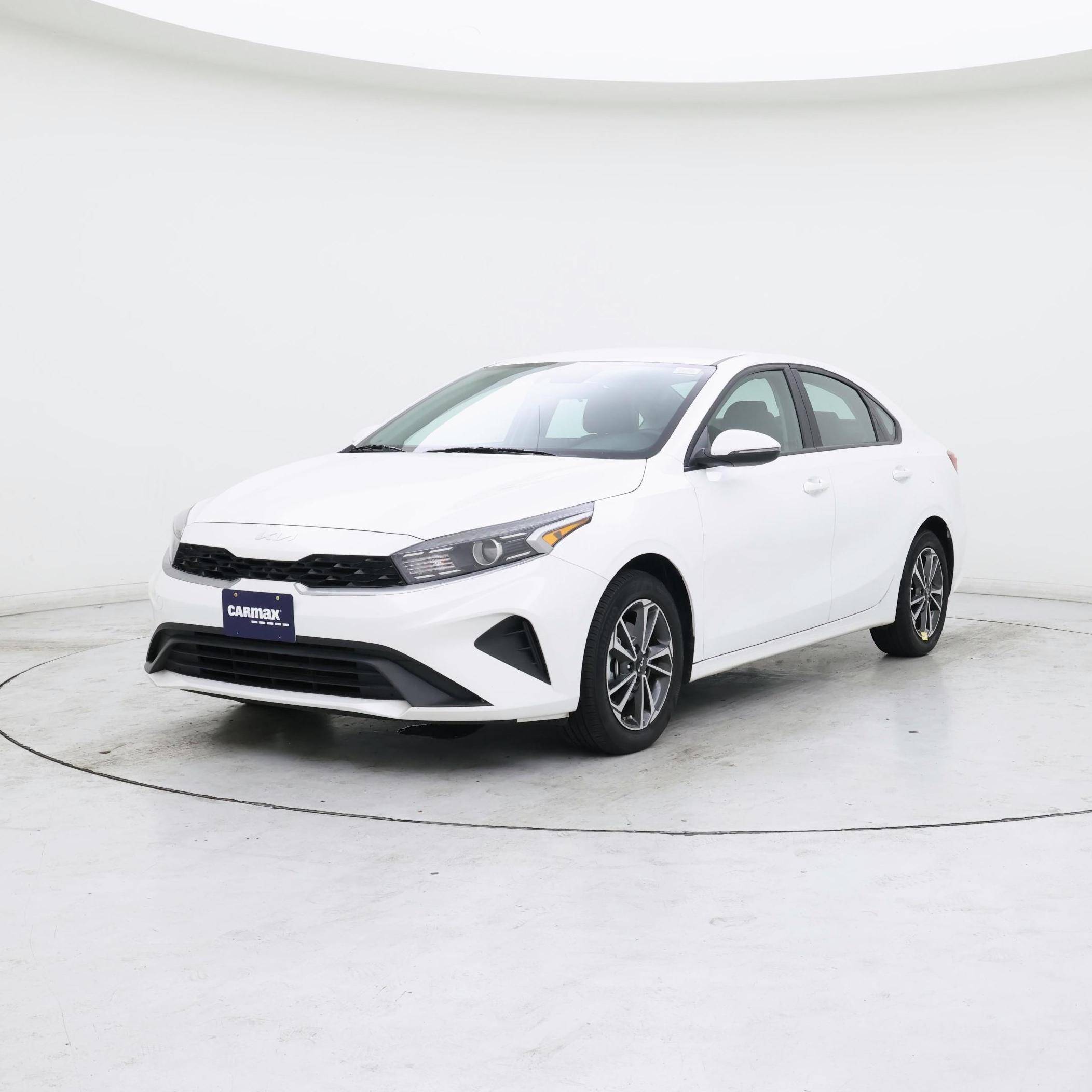 Thumbnail: 2024 Kia Forte - 4