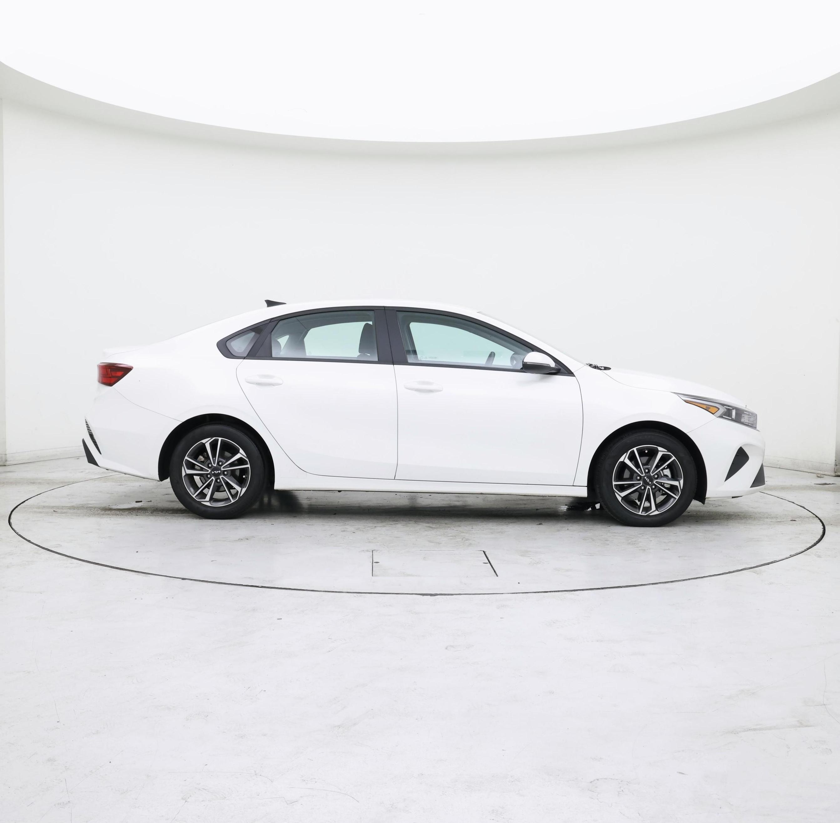 Thumbnail: 2024 Kia Forte - 7