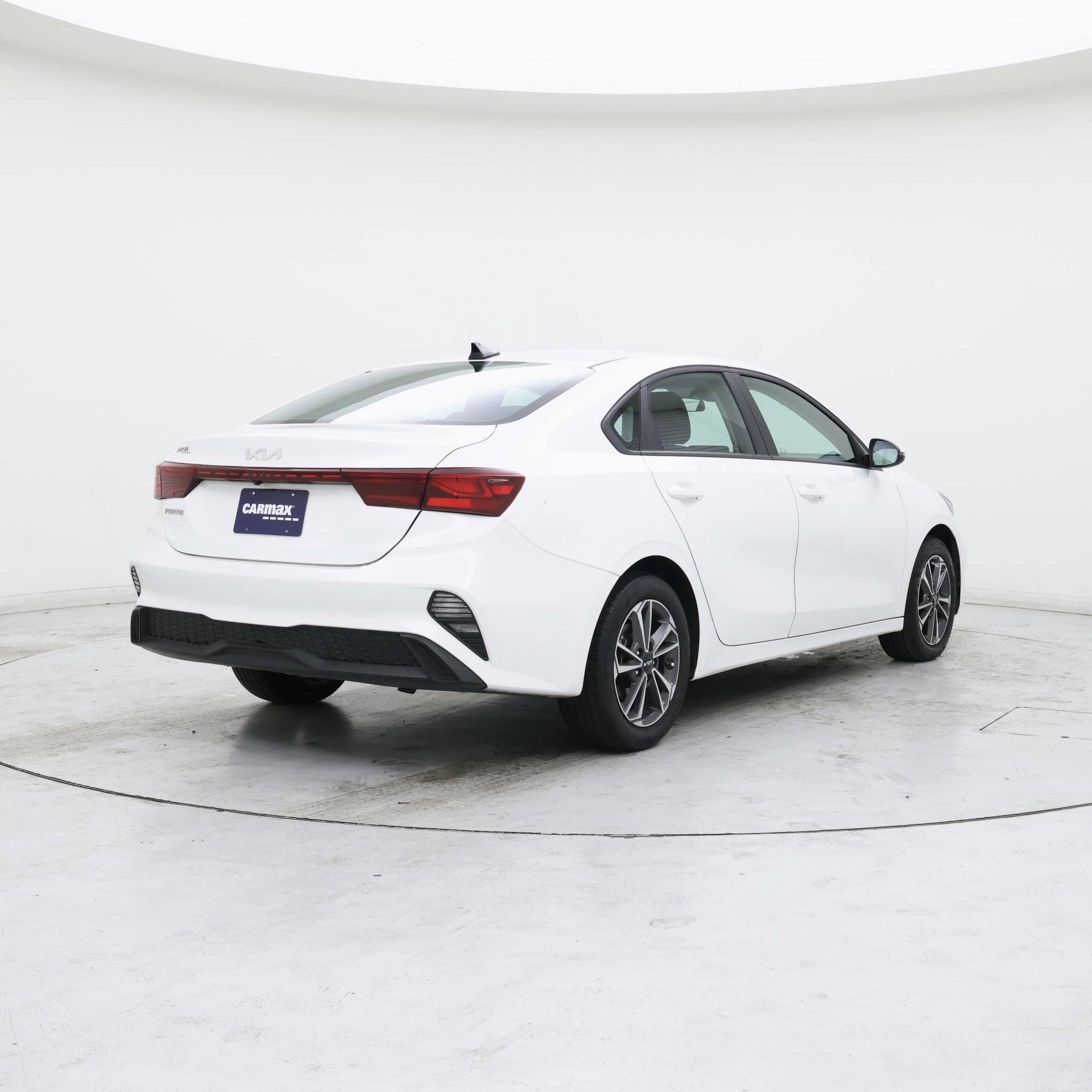 Thumbnail: 2024 Kia Forte - 8
