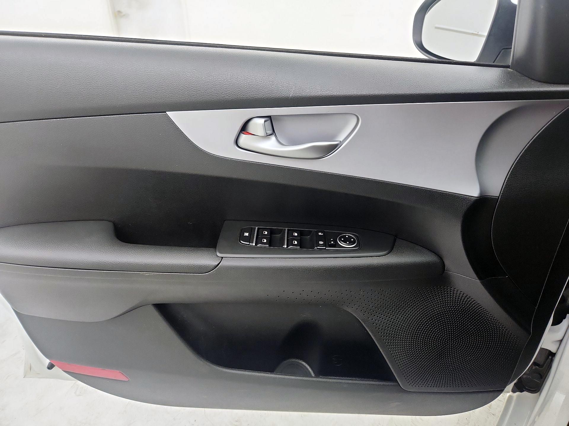 Thumbnail: 2024 Kia Forte - 12