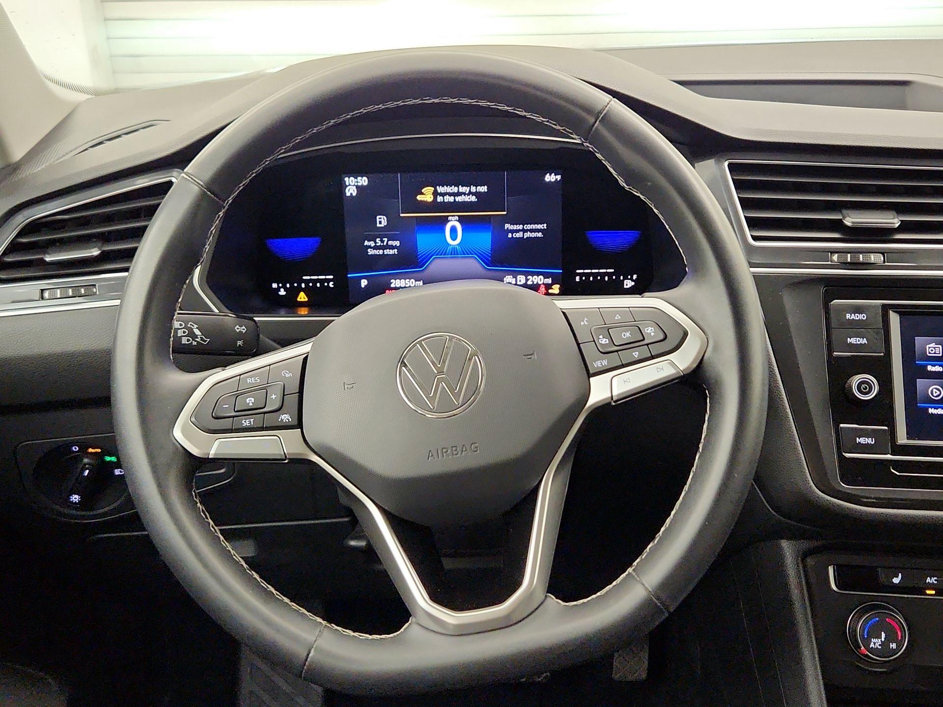 Thumbnail: 2023 Volkswagen Tiguan - 10
