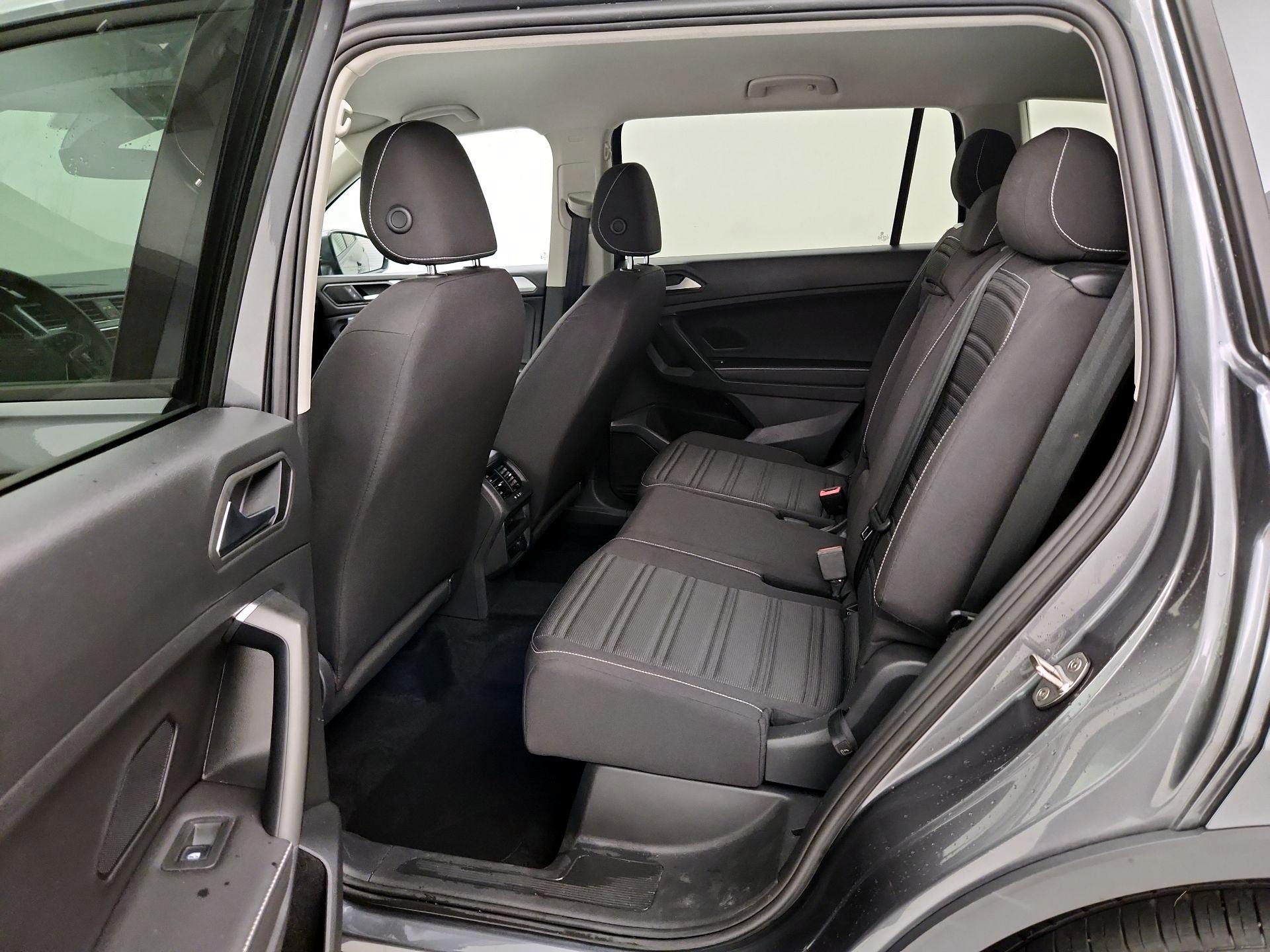 Thumbnail: 2023 Volkswagen Tiguan - 19