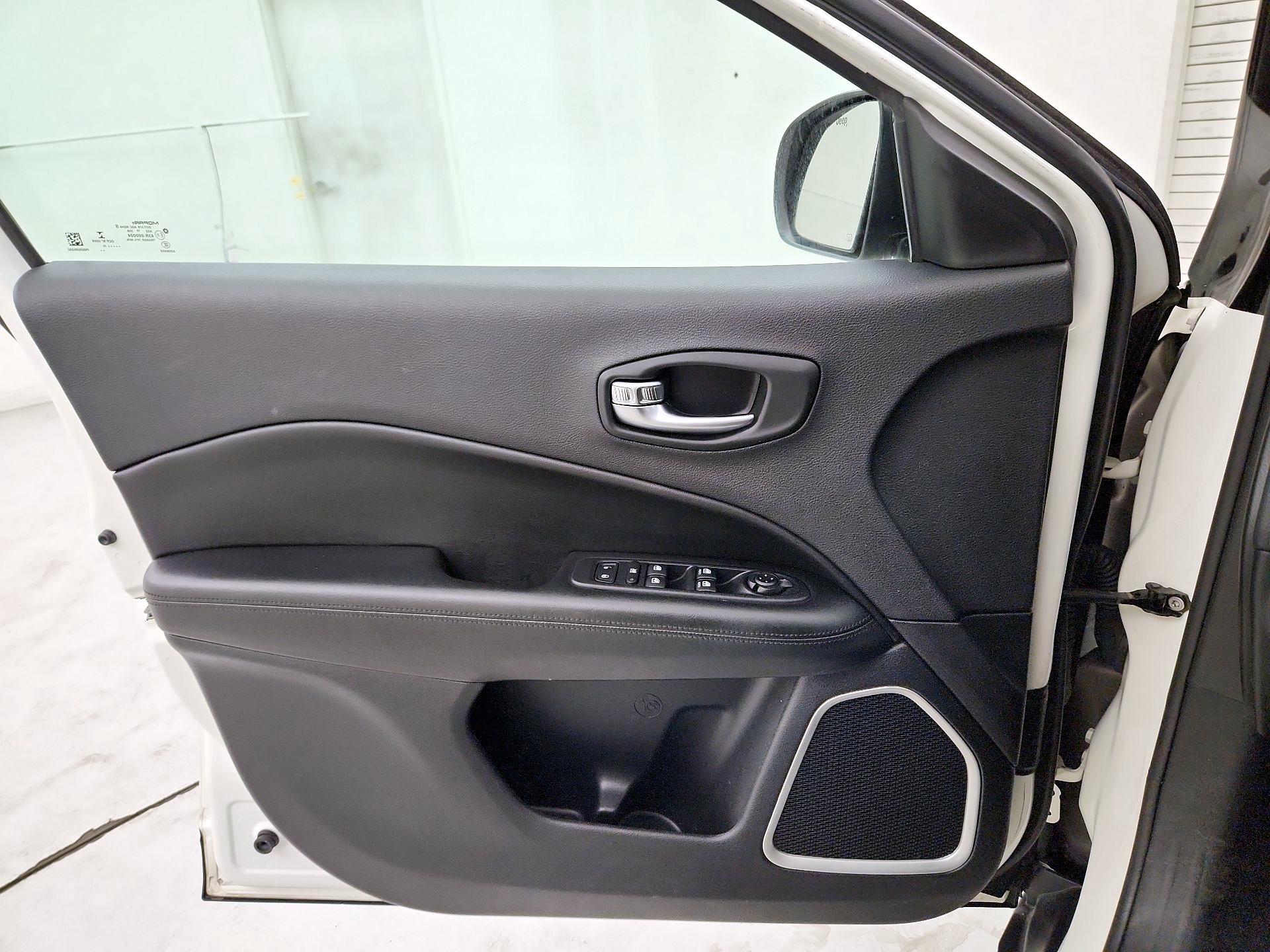 Thumbnail: 2019 Jeep Compass - 12