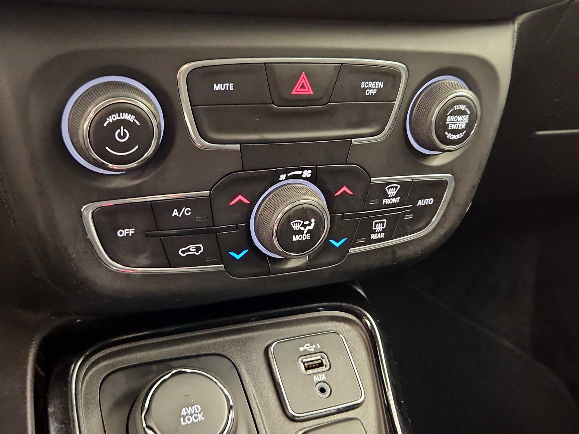 Thumbnail: 2019 Jeep Compass - 16