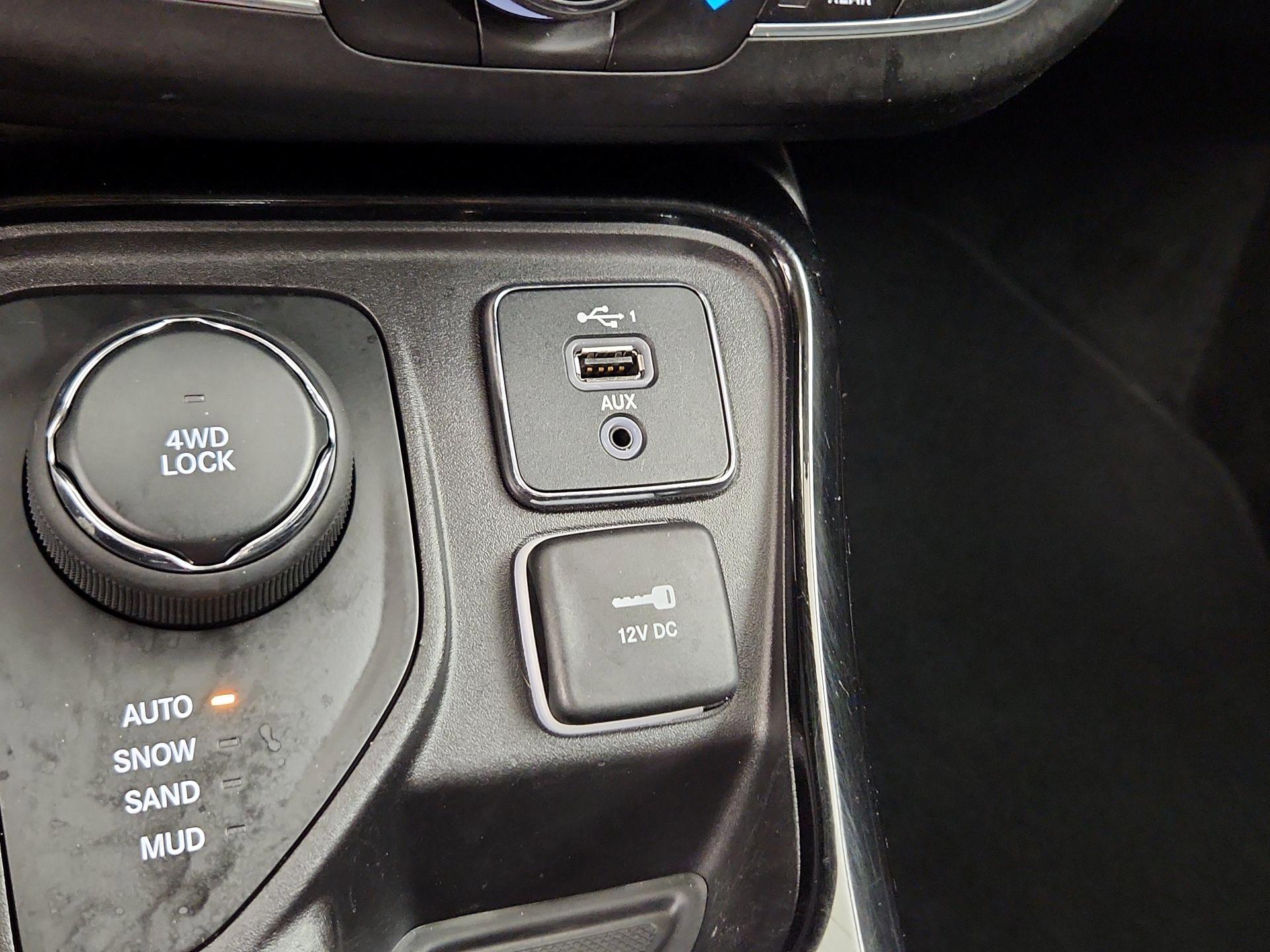 Thumbnail: 2019 Jeep Compass - 18