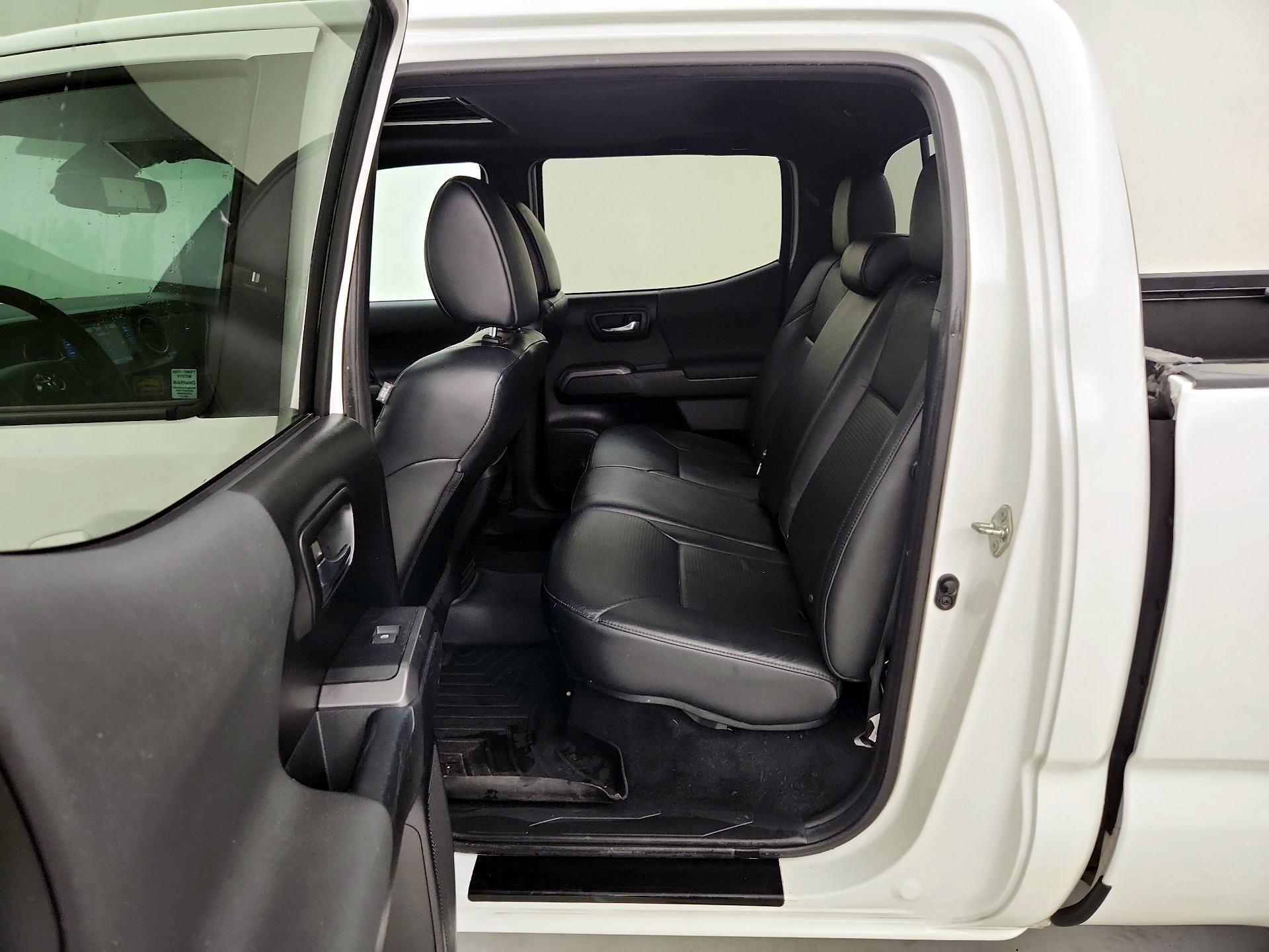 Thumbnail: 2018 Toyota Tacoma - 20