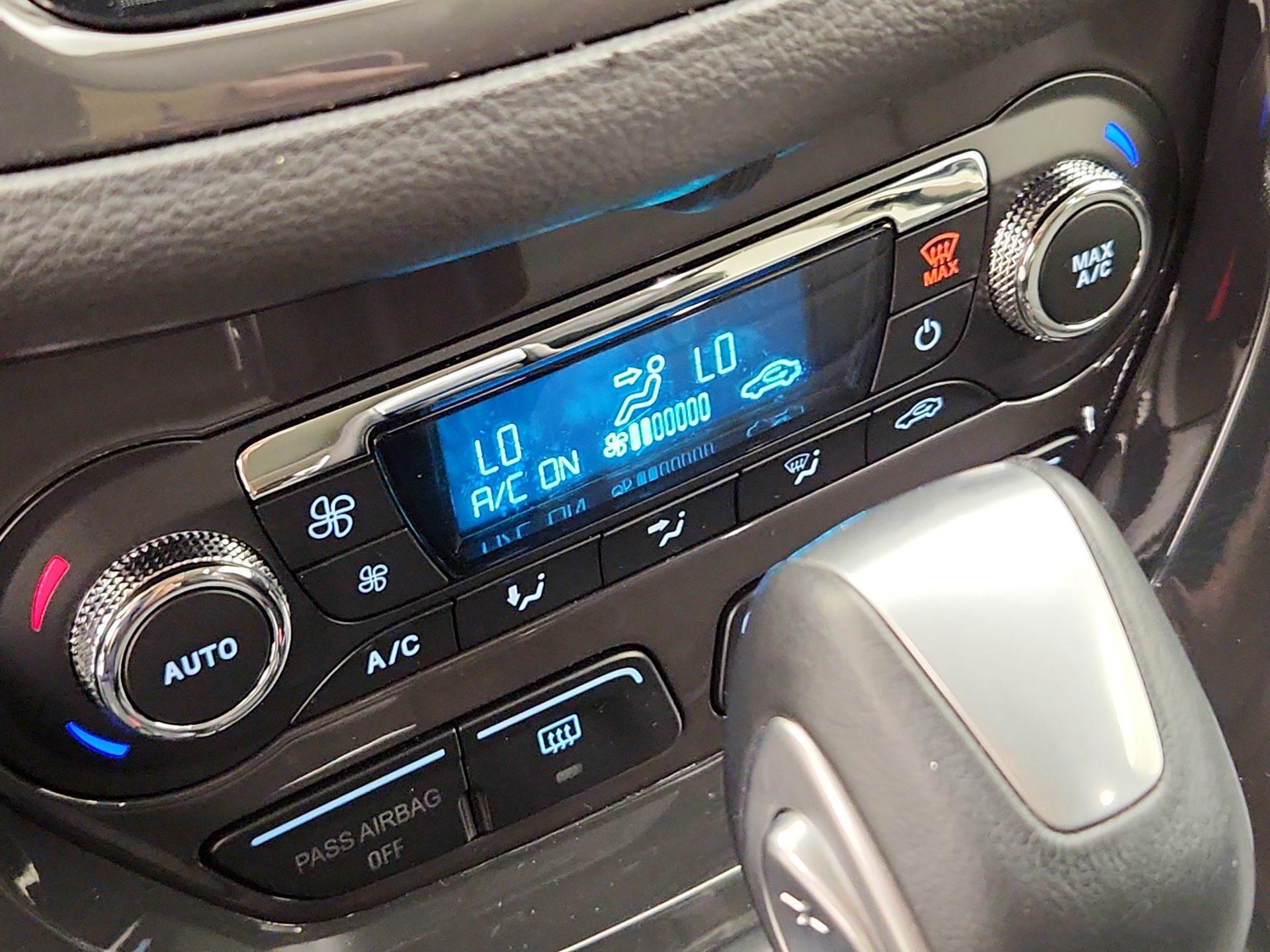 Thumbnail: 2014 Ford Escape - 17
