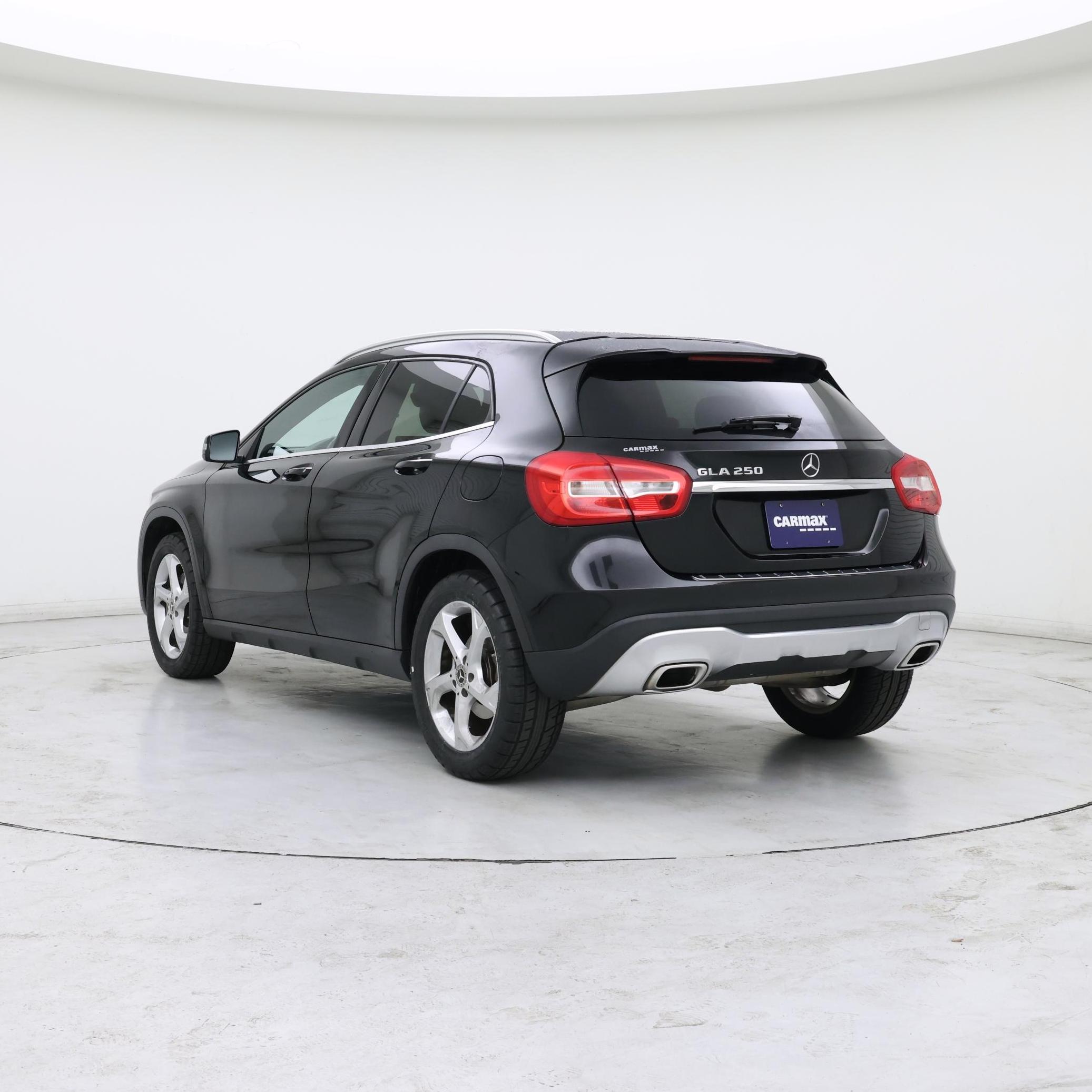 Thumbnail: 2018 Mercedes-Benz GLA - 2