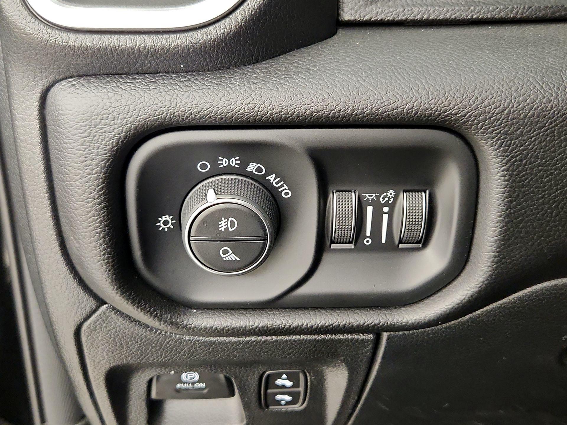 Thumbnail: 2025 RAM 1500 - 13