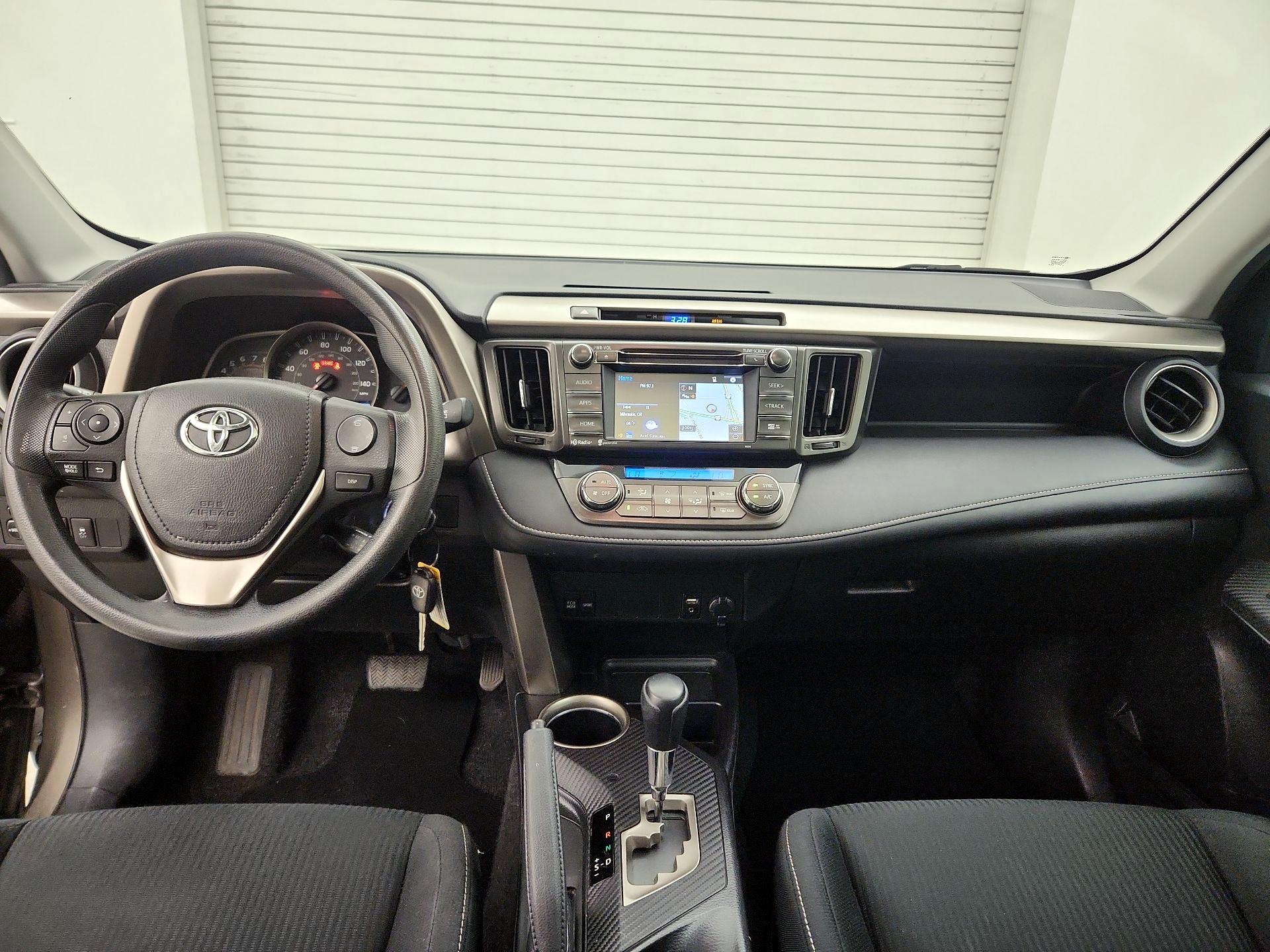 Thumbnail: 2015 Toyota RAV4 - 9