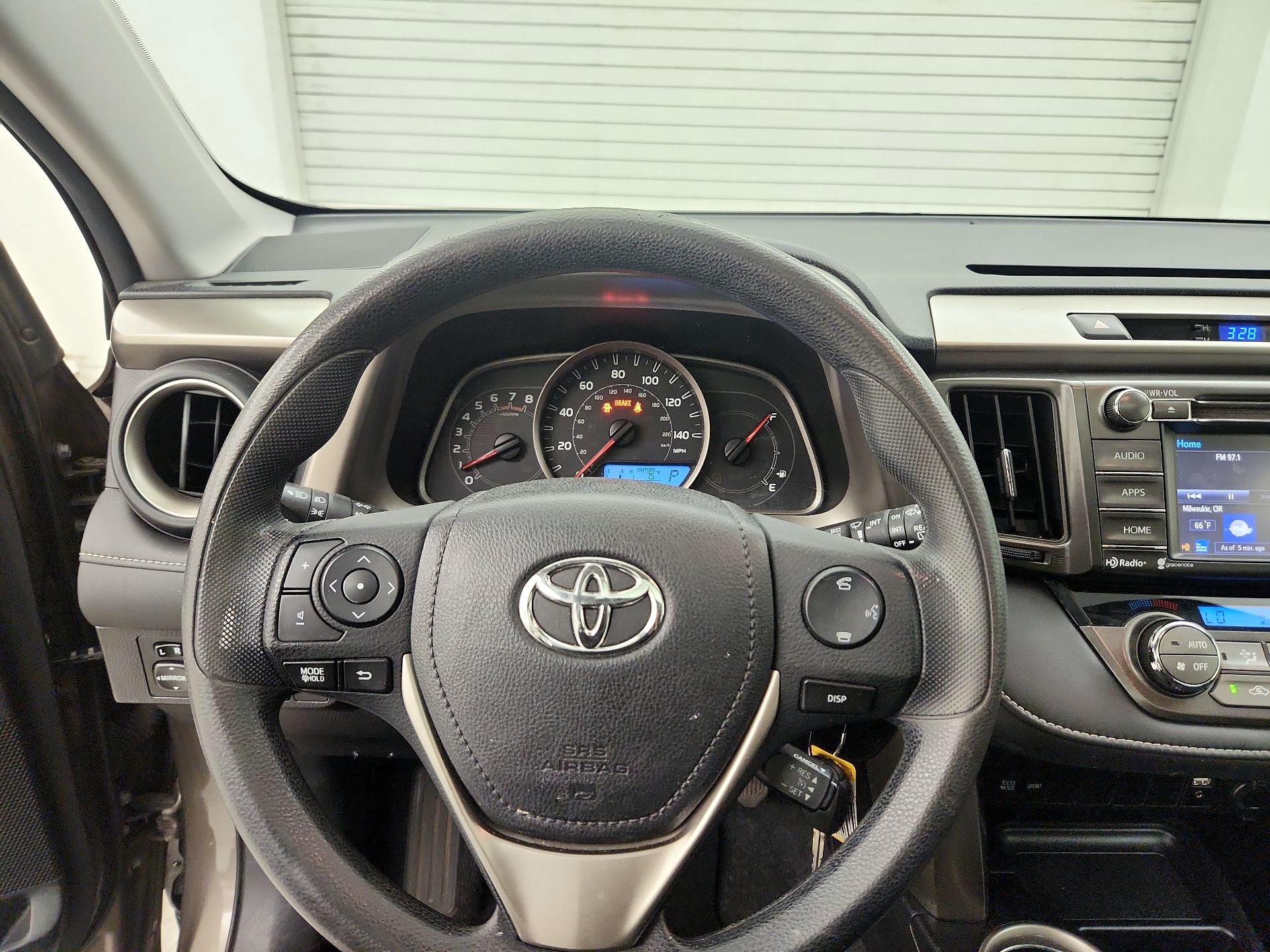 Thumbnail: 2015 Toyota RAV4 - 10
