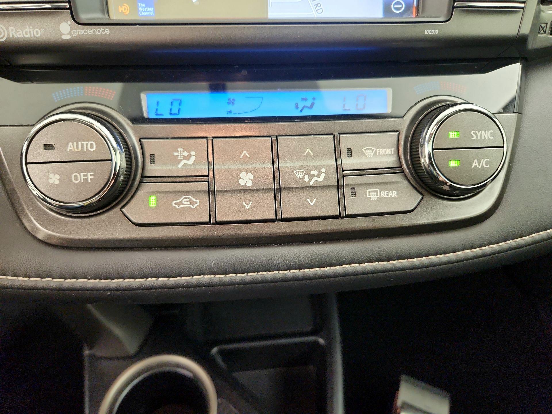 Thumbnail: 2015 Toyota RAV4 - 17