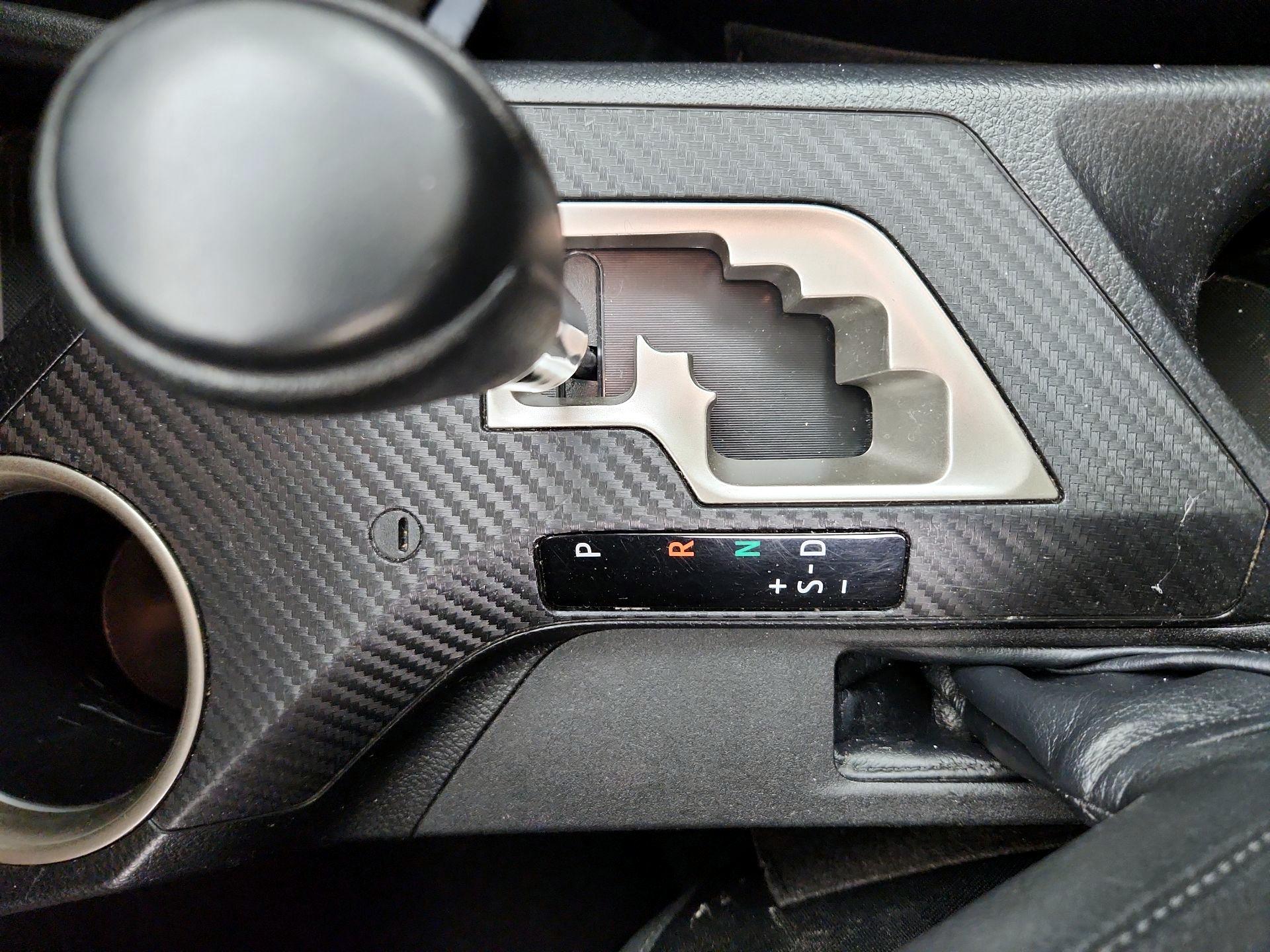 Thumbnail: 2015 Toyota RAV4 - 18