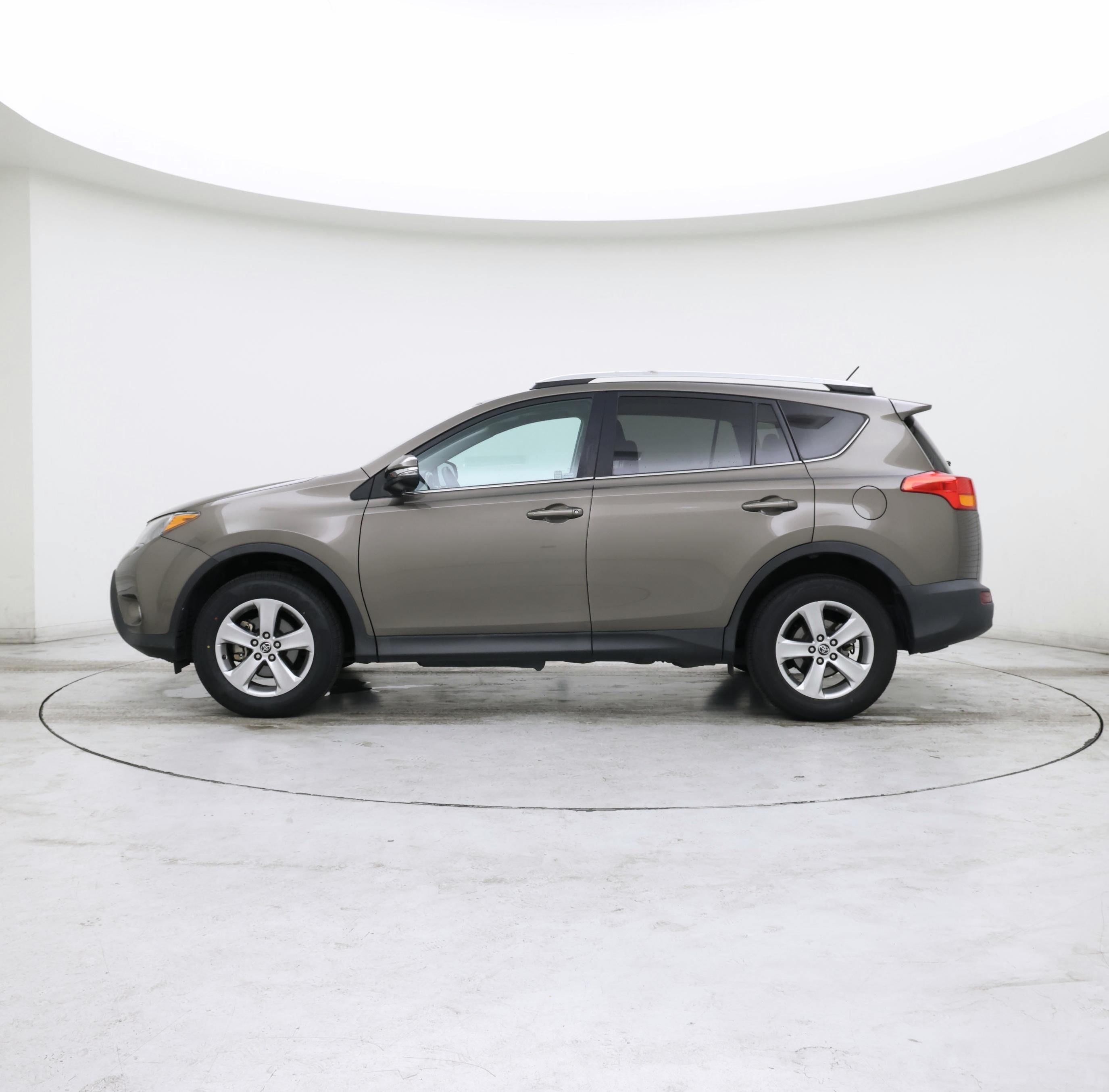 Thumbnail: 2015 Toyota RAV4 - 3