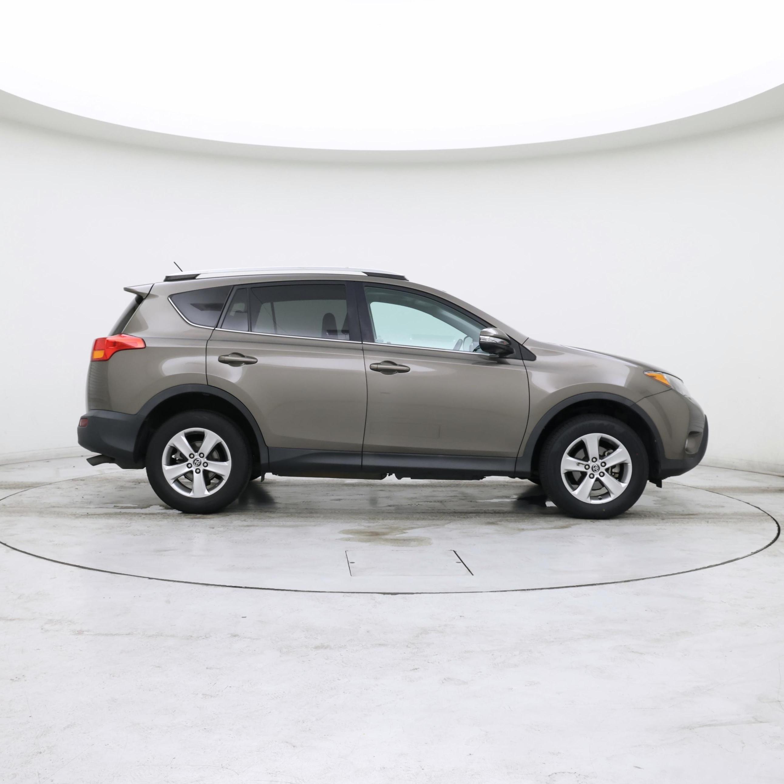 Thumbnail: 2015 Toyota RAV4 - 7