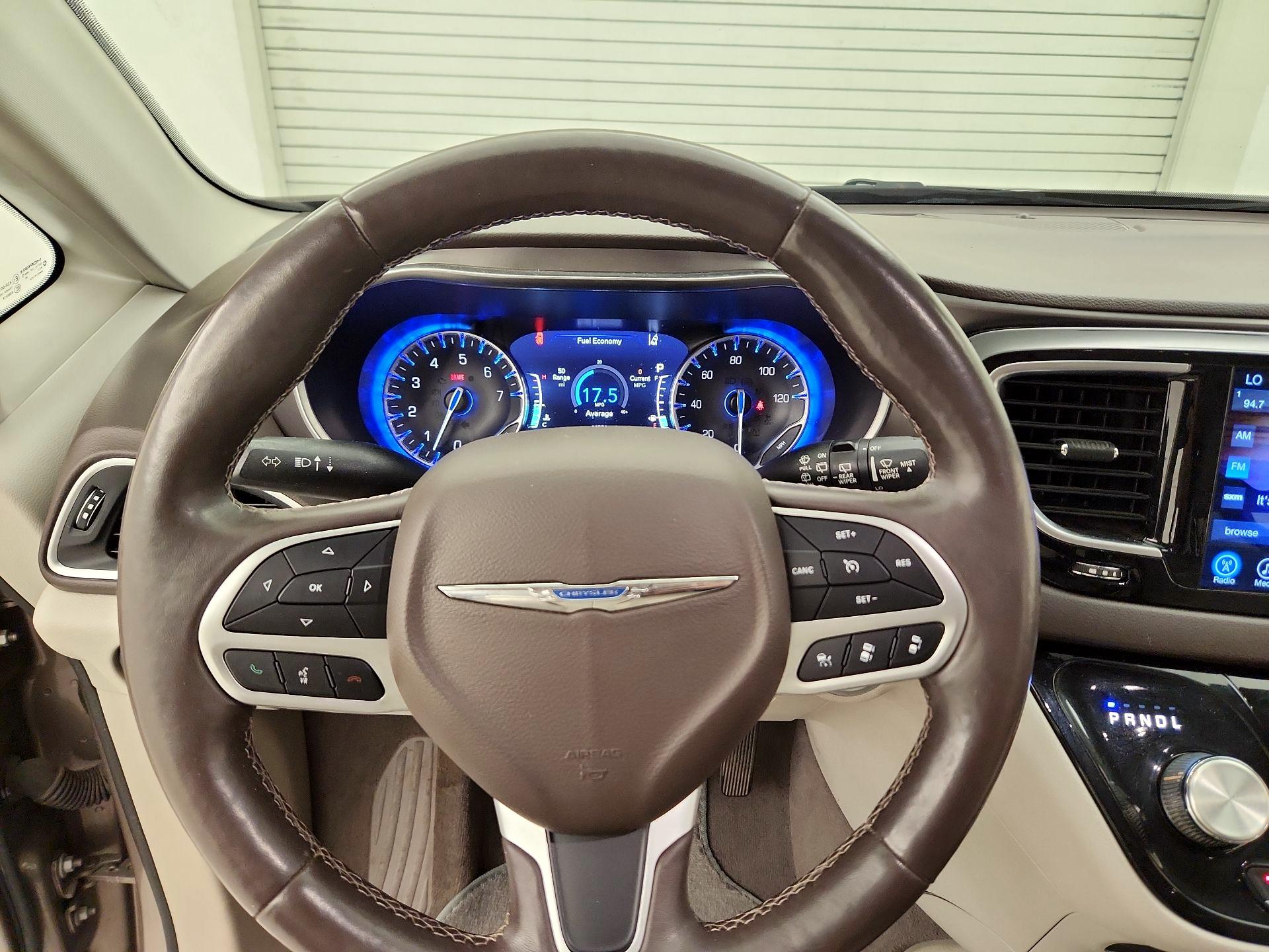 Thumbnail: 2017 Chrysler Pacifica - 10