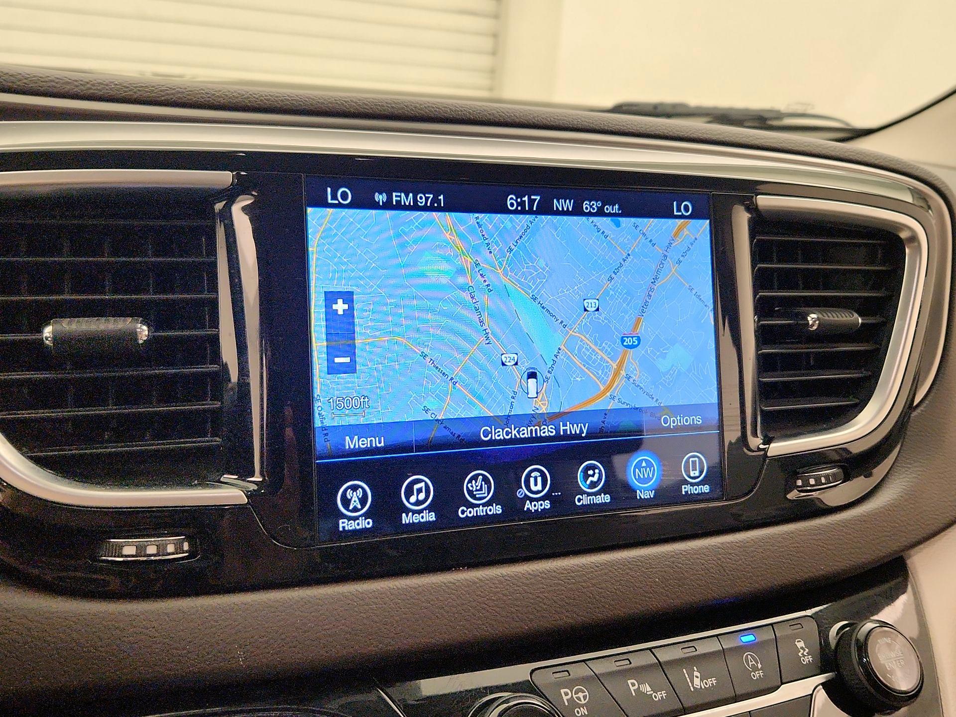 Thumbnail: 2017 Chrysler Pacifica - 14