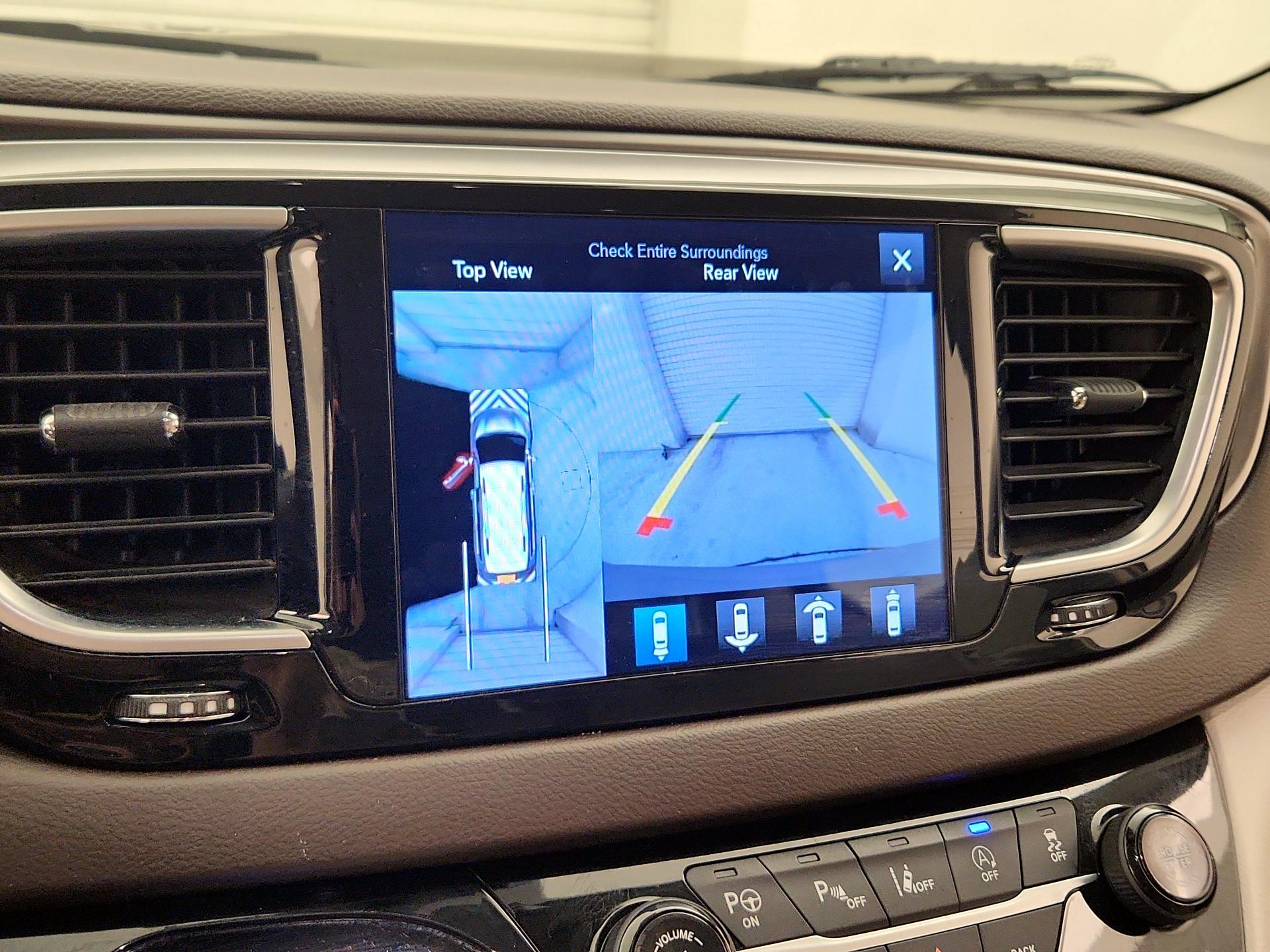 Thumbnail: 2017 Chrysler Pacifica - 15