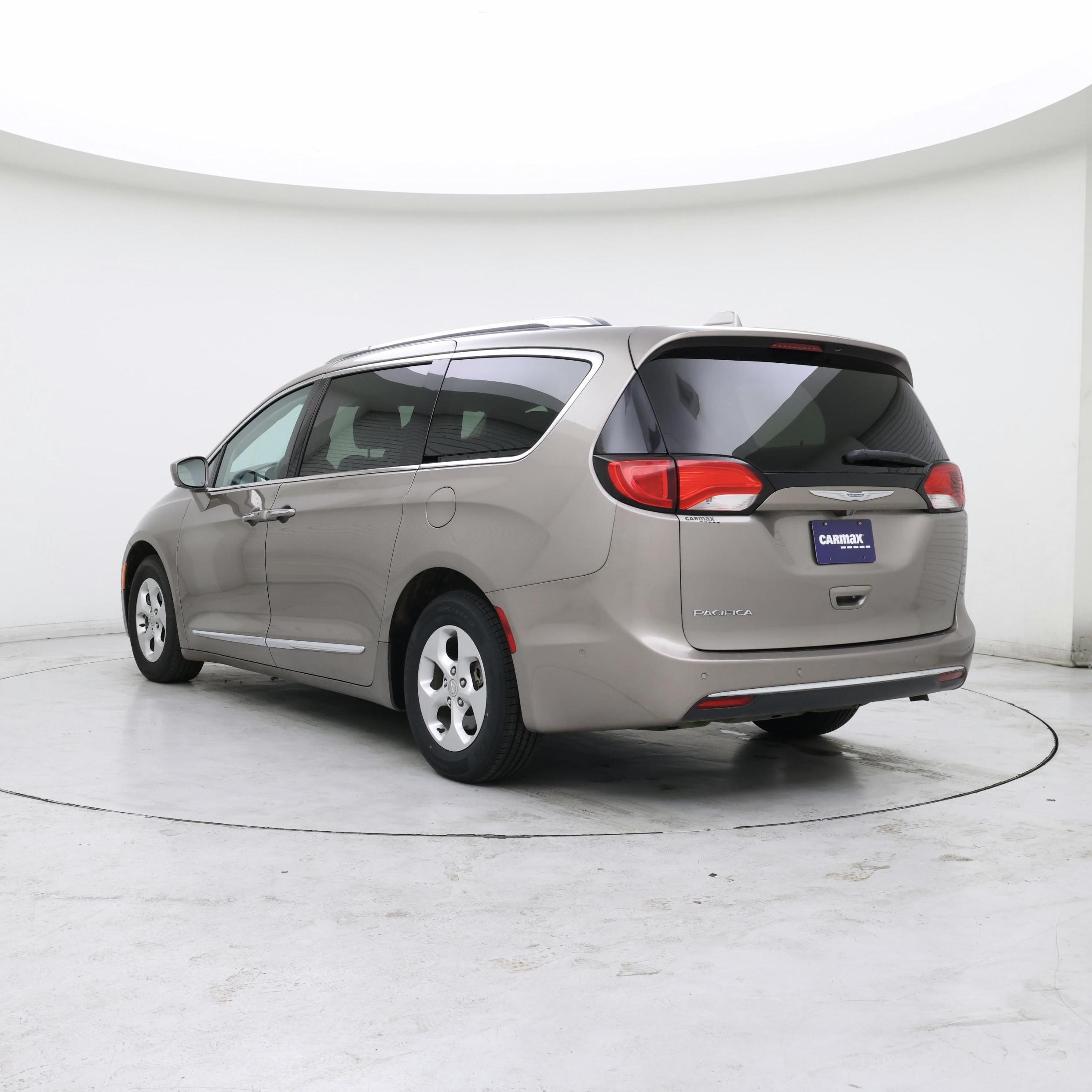 Thumbnail: 2017 Chrysler Pacifica - 2