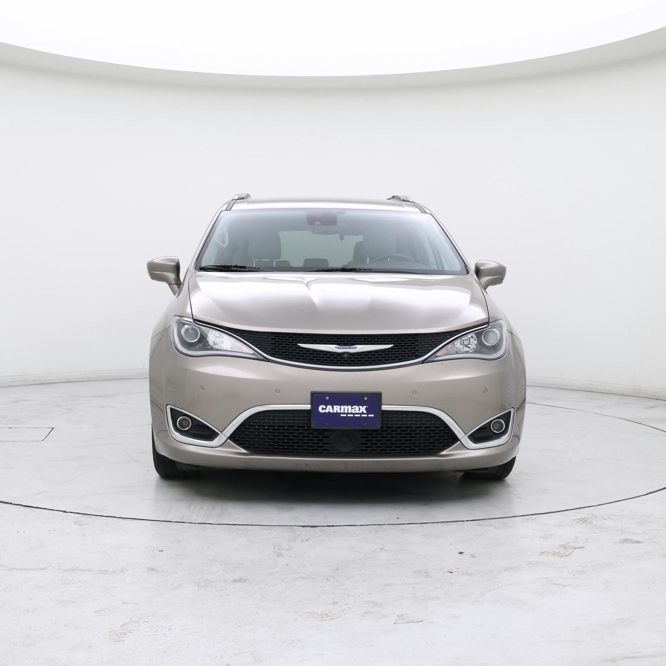 Thumbnail: 2017 Chrysler Pacifica - 5