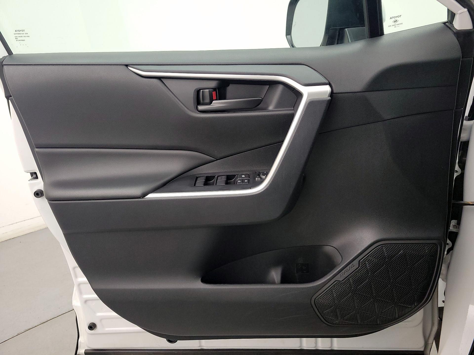 Thumbnail: 2024 Toyota RAV4 - 12