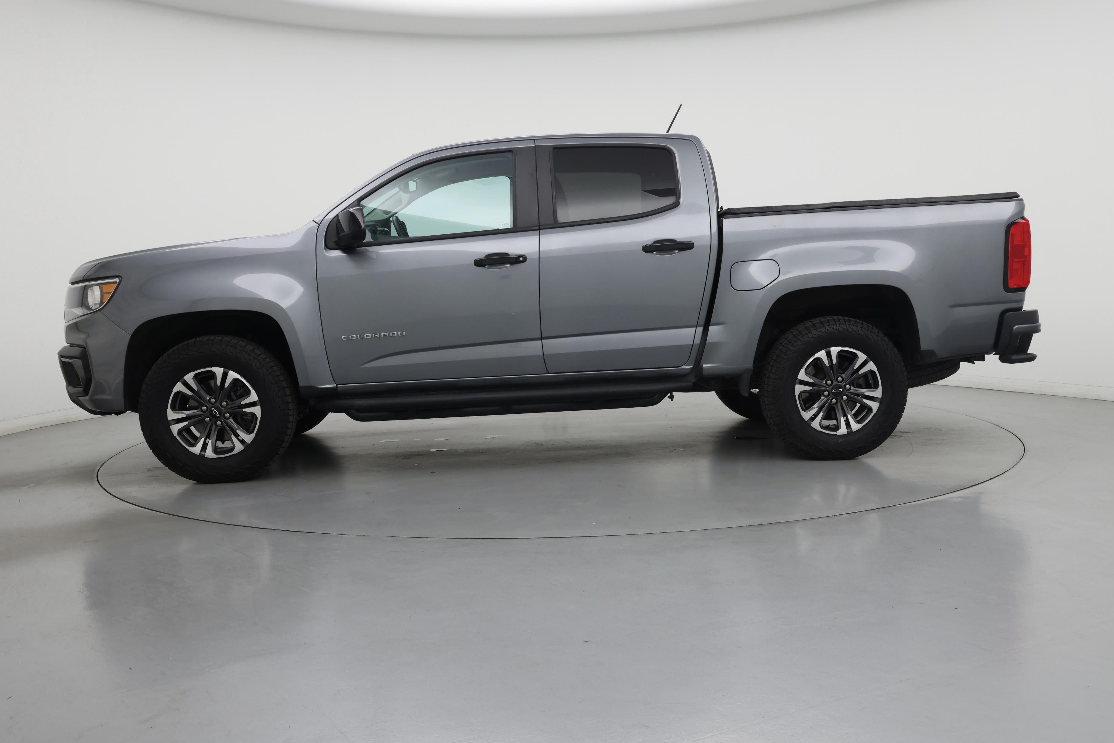 Thumbnail: 2022 Chevrolet Colorado - 3