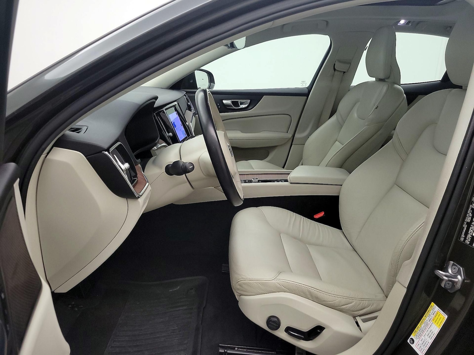 2021 Volvo S60 Momentum - Photo 12