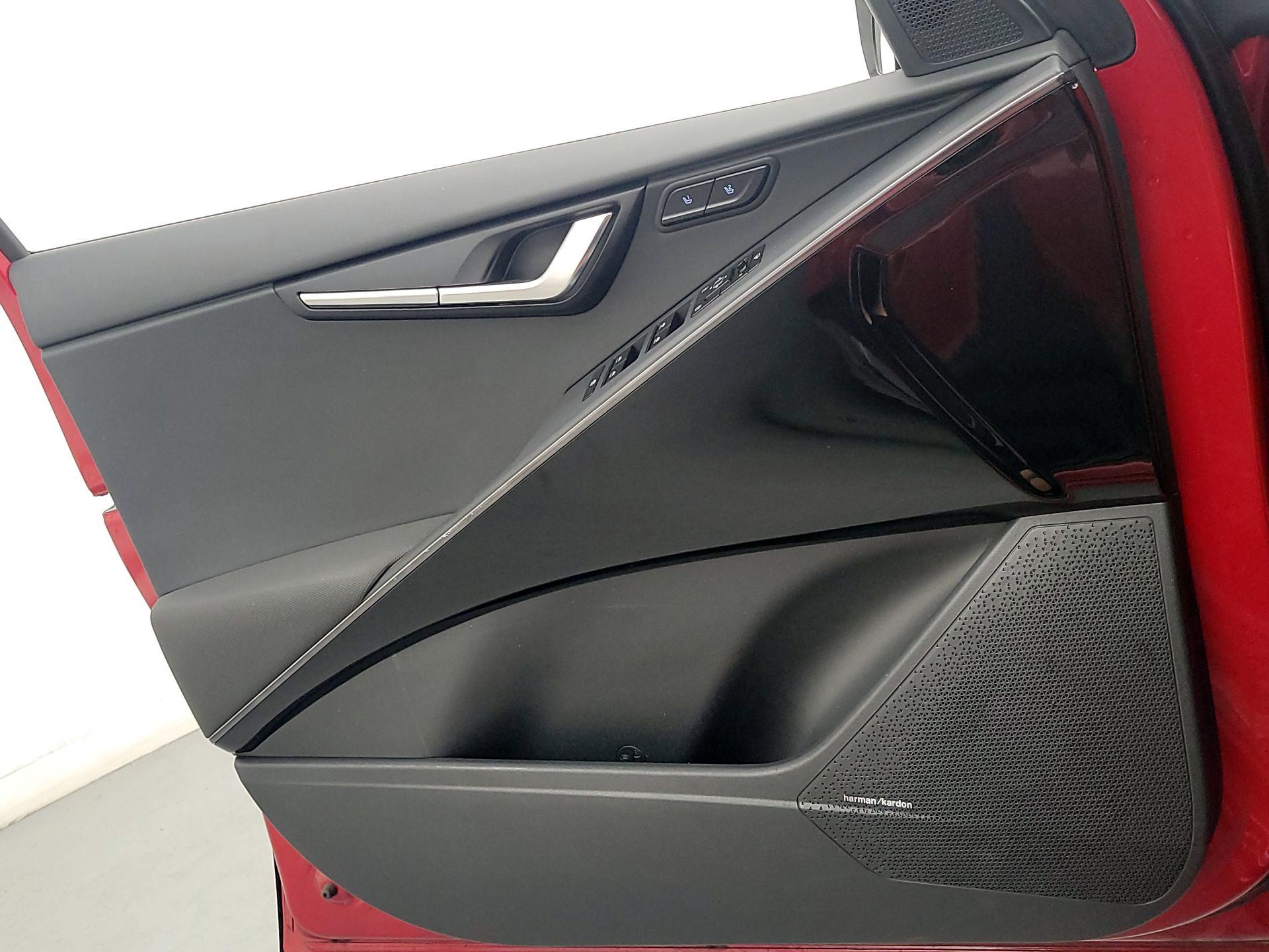 Thumbnail: 2025 Kia Niro - 12