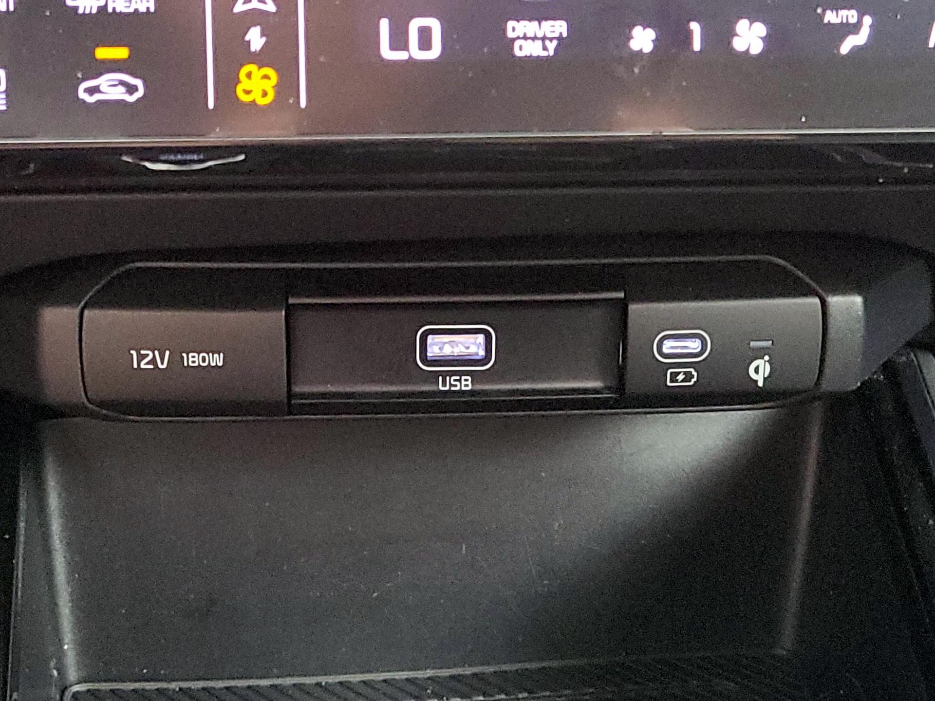 Thumbnail: 2025 Kia Niro - 19