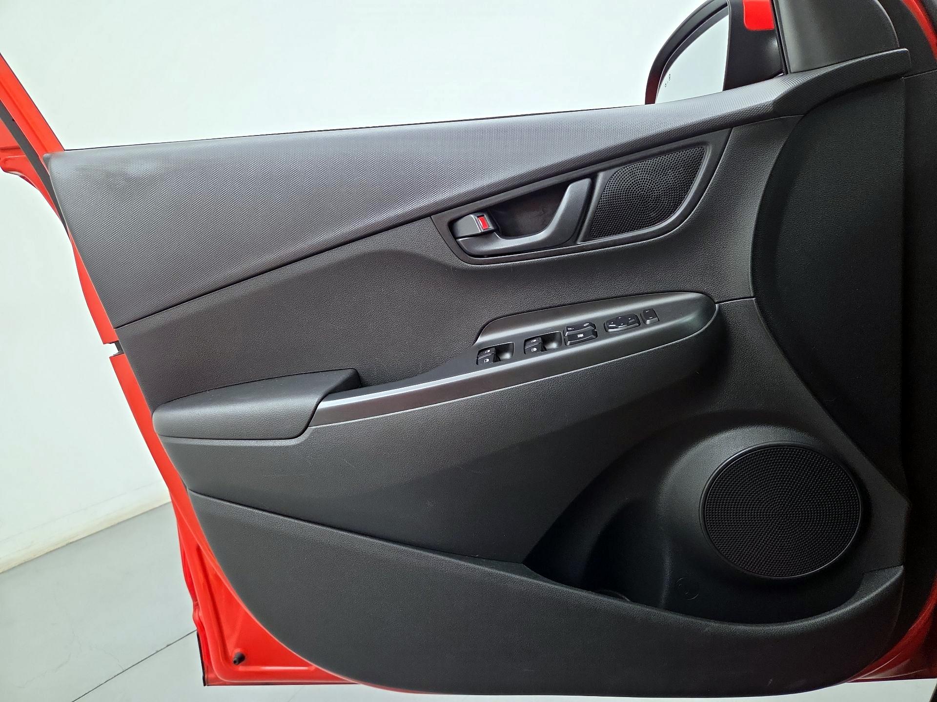 Thumbnail: 2020 Hyundai Kona - 12
