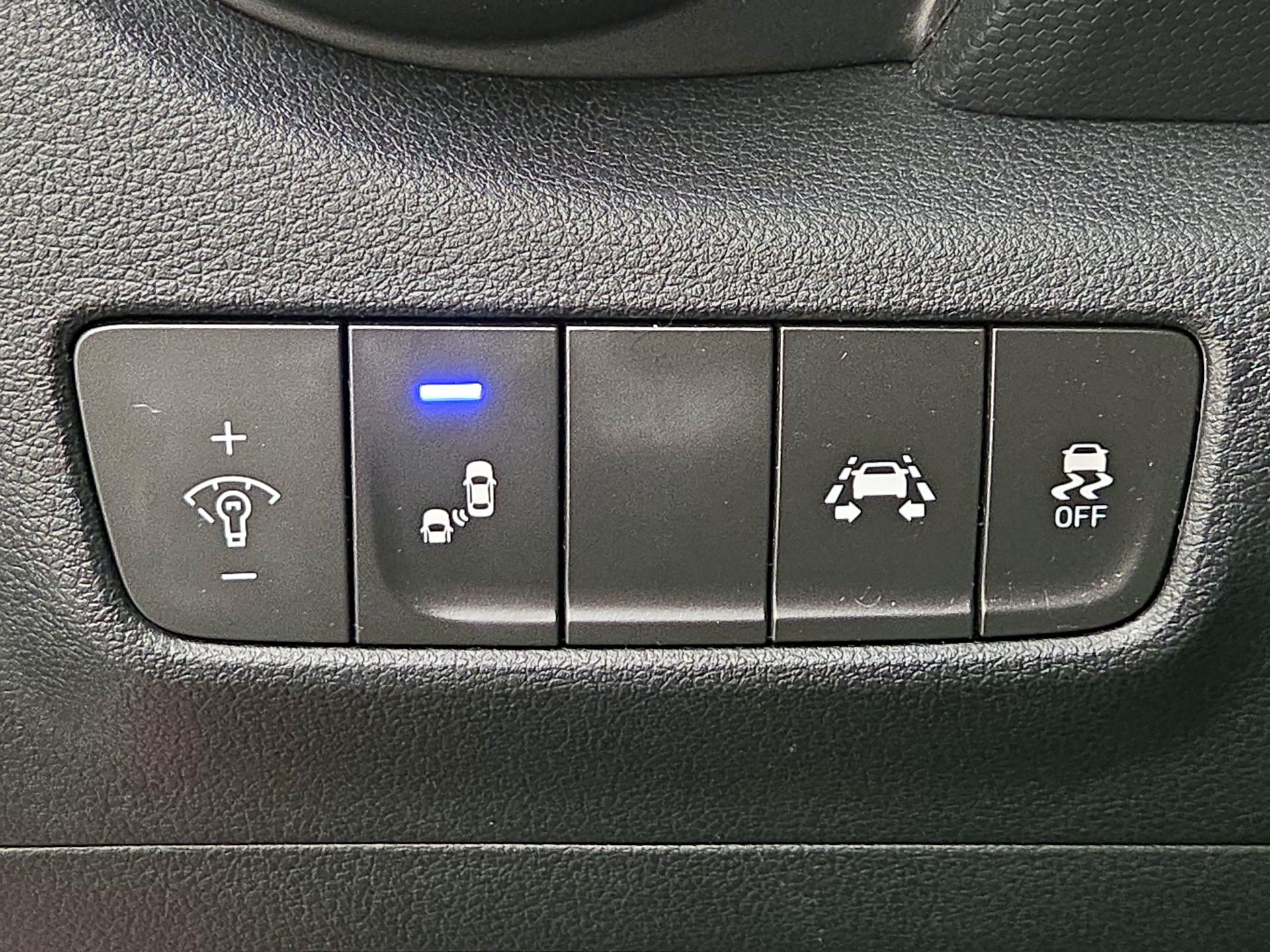 Thumbnail: 2020 Hyundai Kona - 13