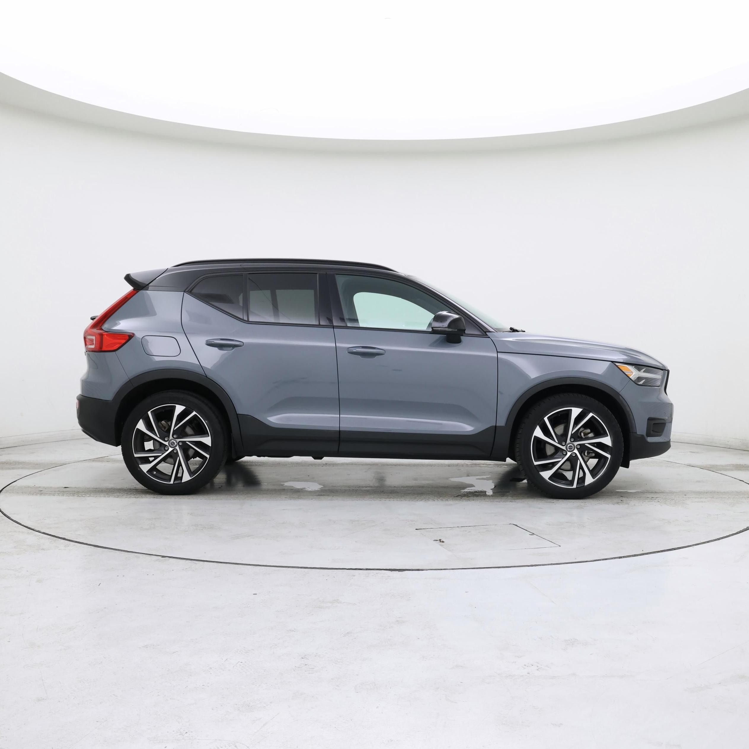 Thumbnail: 2021 Volvo XC40 - 7