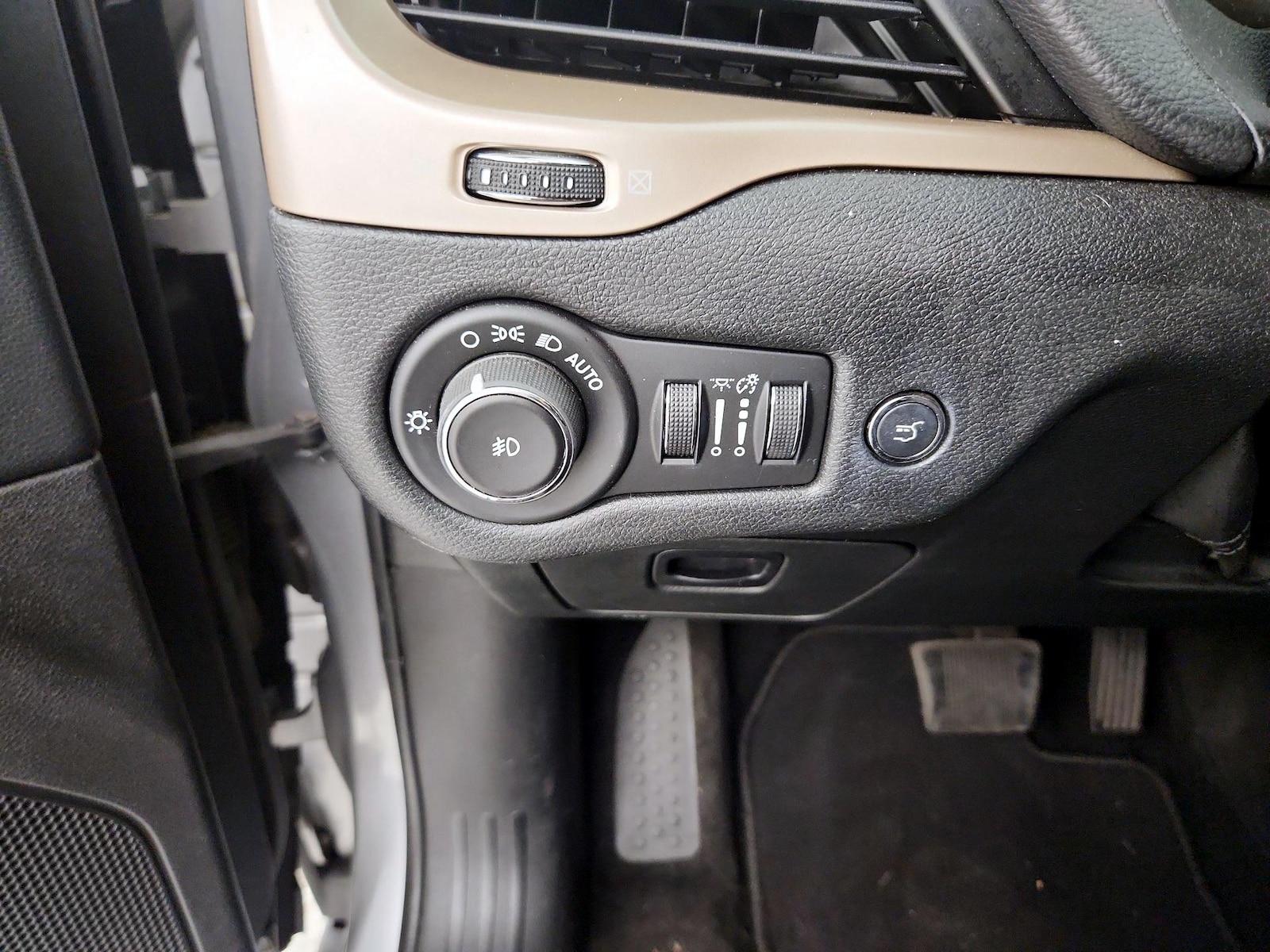 2014 Jeep Cherokee Limited - Photo 14