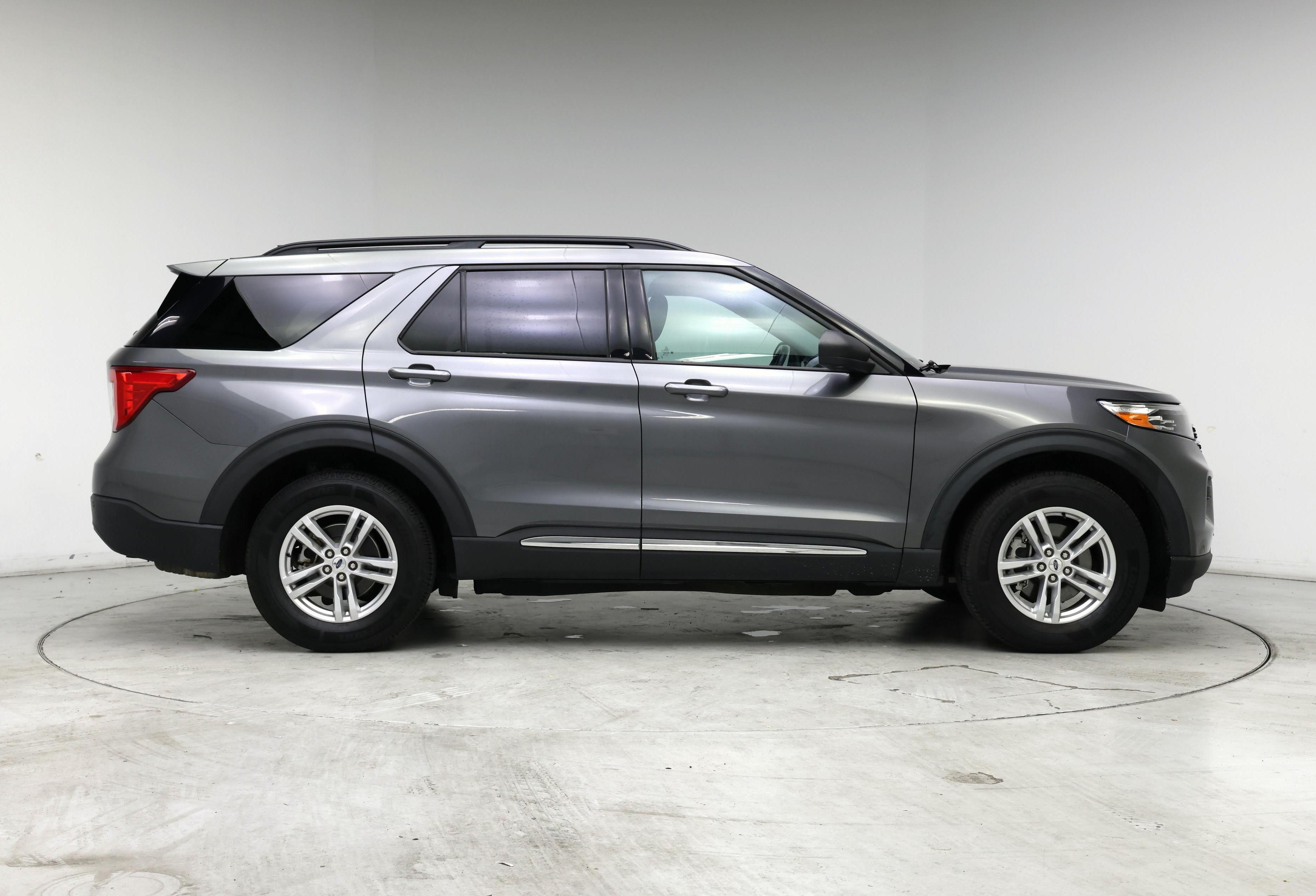 Thumbnail: 2021 Ford Explorer - 7