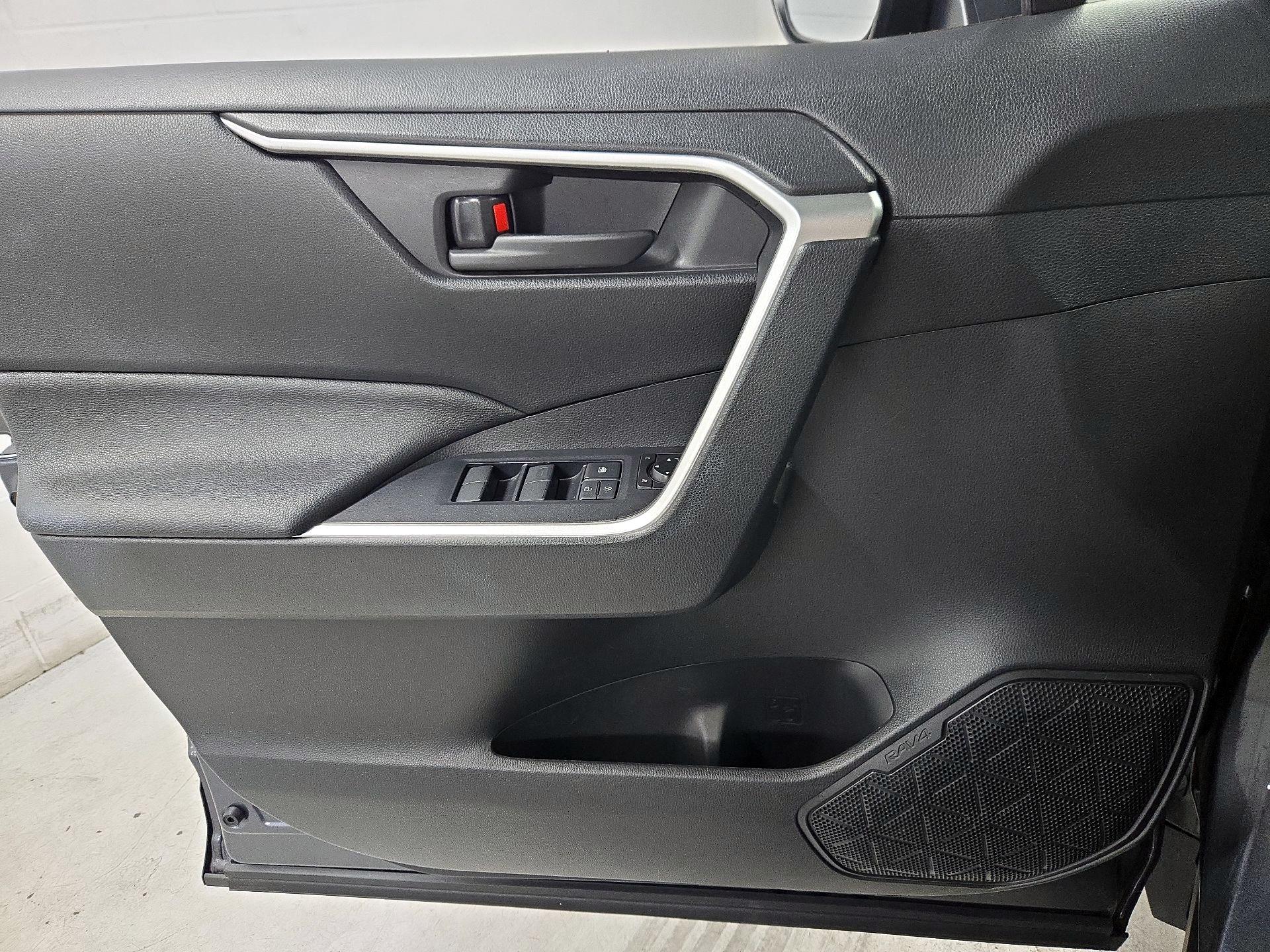 Thumbnail: 2023 Toyota RAV4 - 12